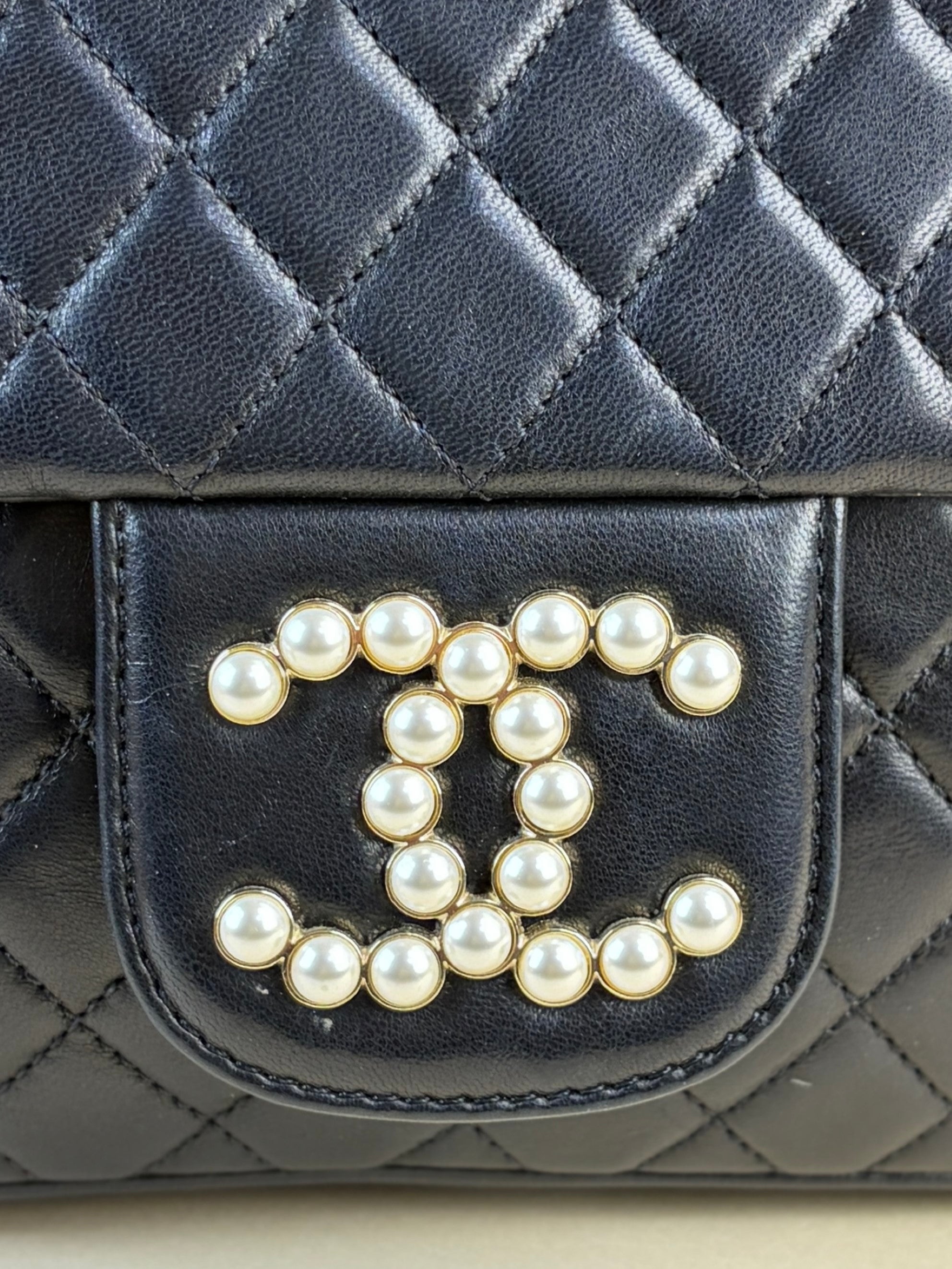CHANEL black quilted lambskin leather Westminster pearl medium flap bag