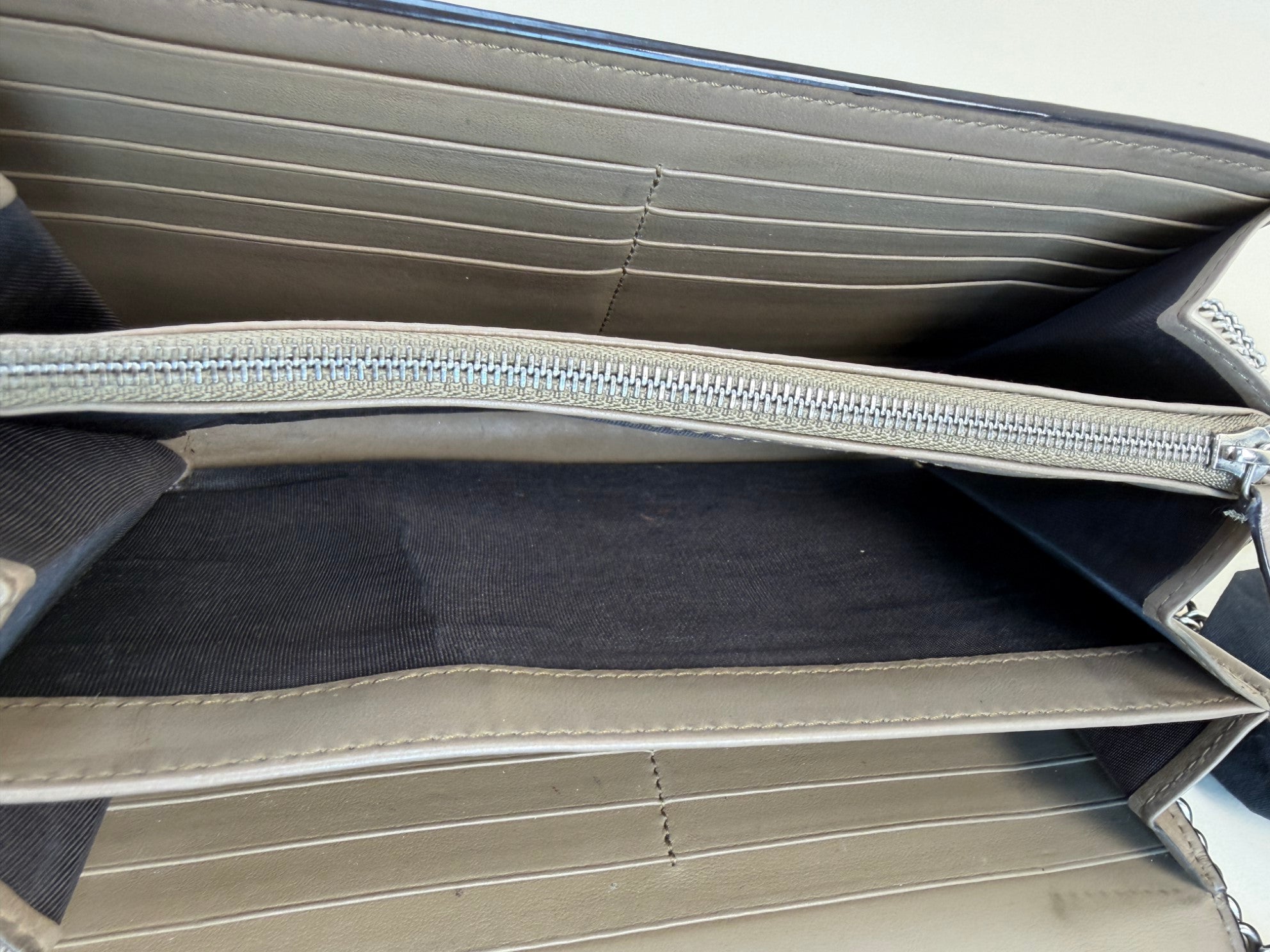 Gucci Ebony GG Supreme Dionysus Wallet On Chain