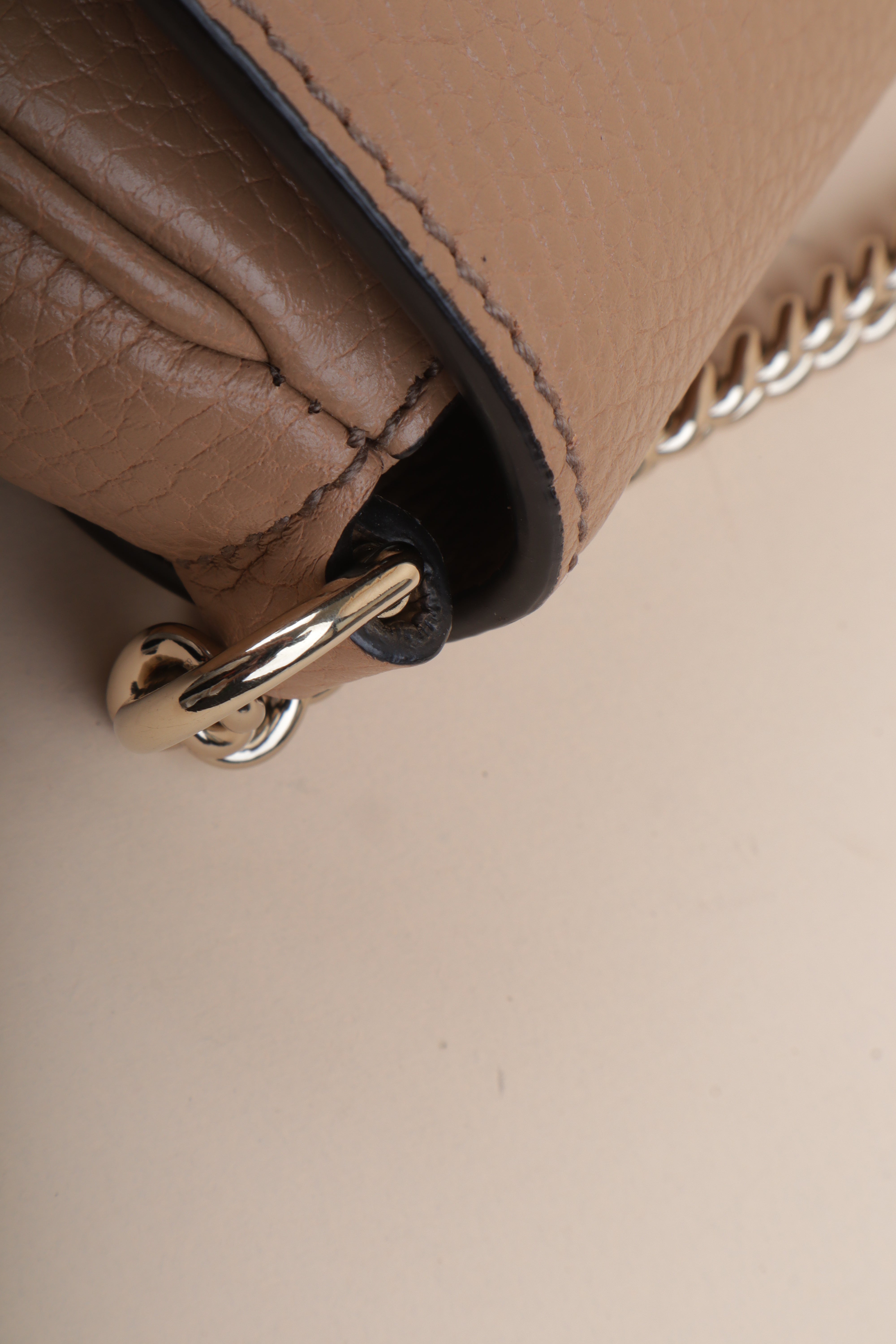 Gucci Beige Pebbled Soho Disco GG Tassel Crossbody Flap Medium Bag