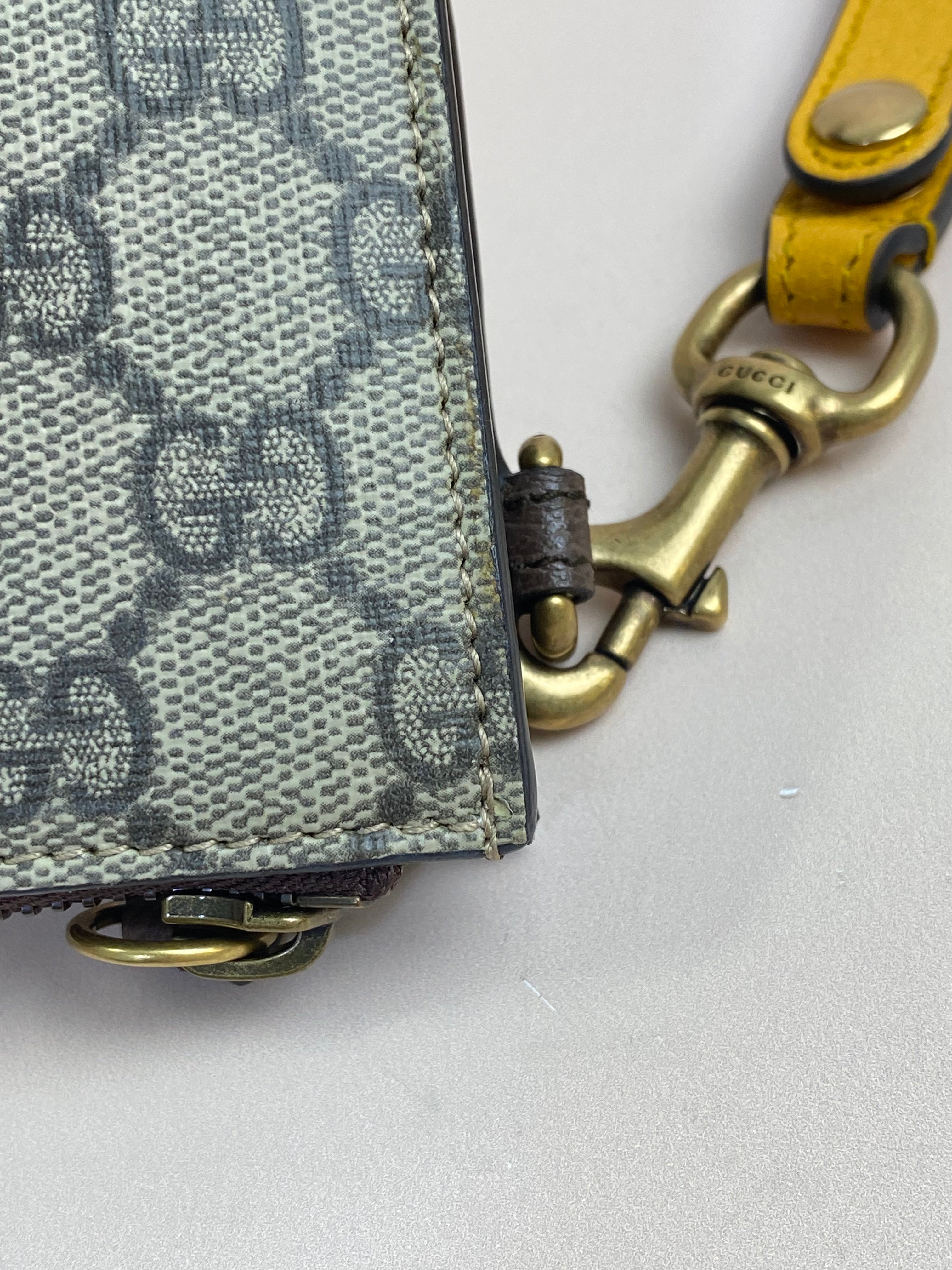 Gucci Beige GG Supreme Neo Vintage Flat Pouch
