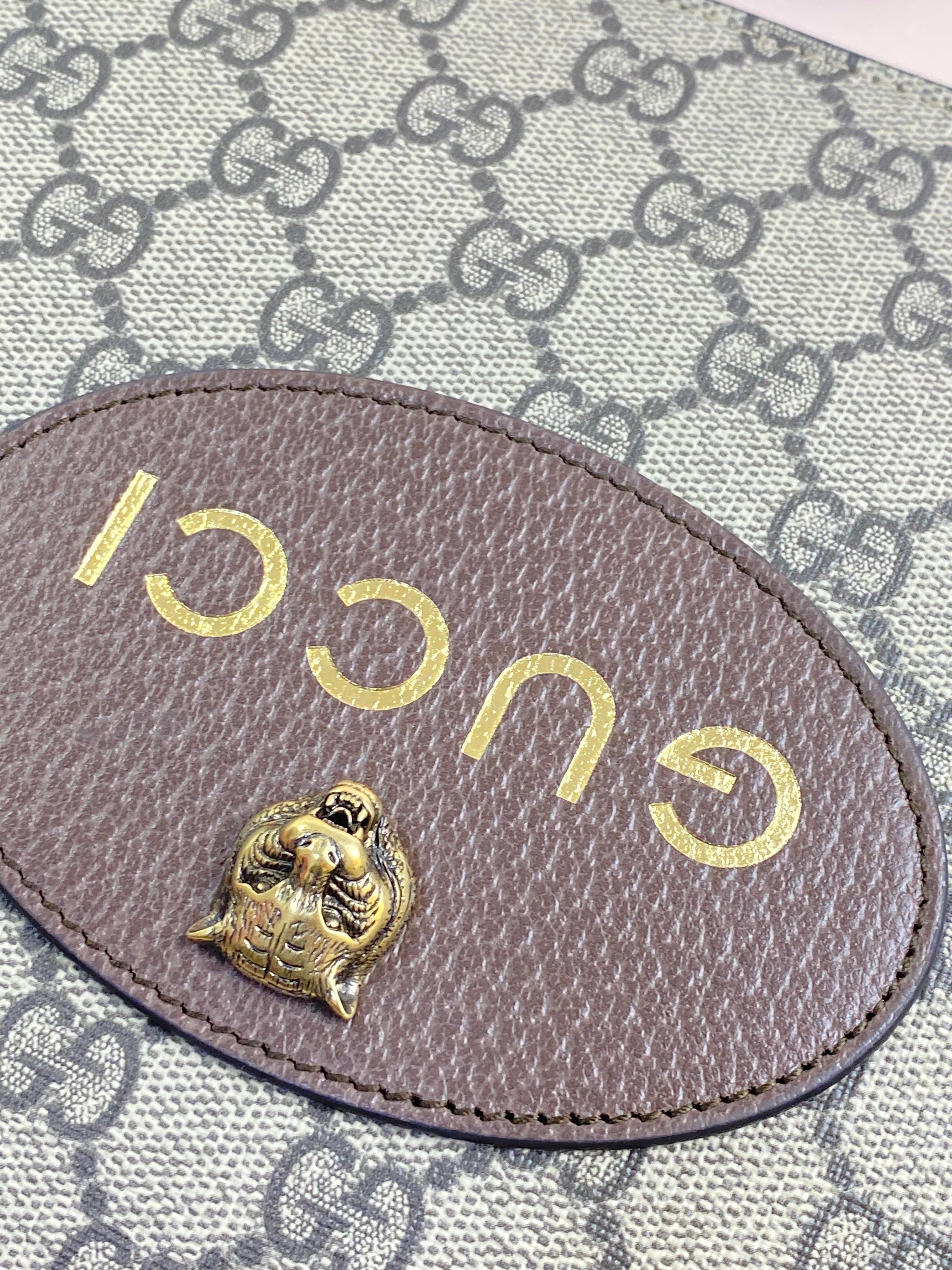 Gucci Beige GG Supreme Neo Vintage Flat Pouch