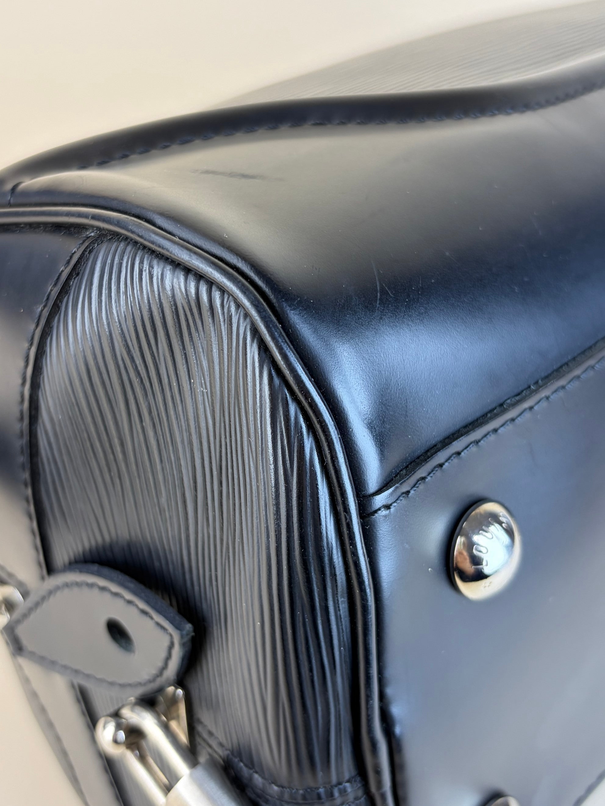 Louis Vuitton Black Epi leather Montaigne pm bag