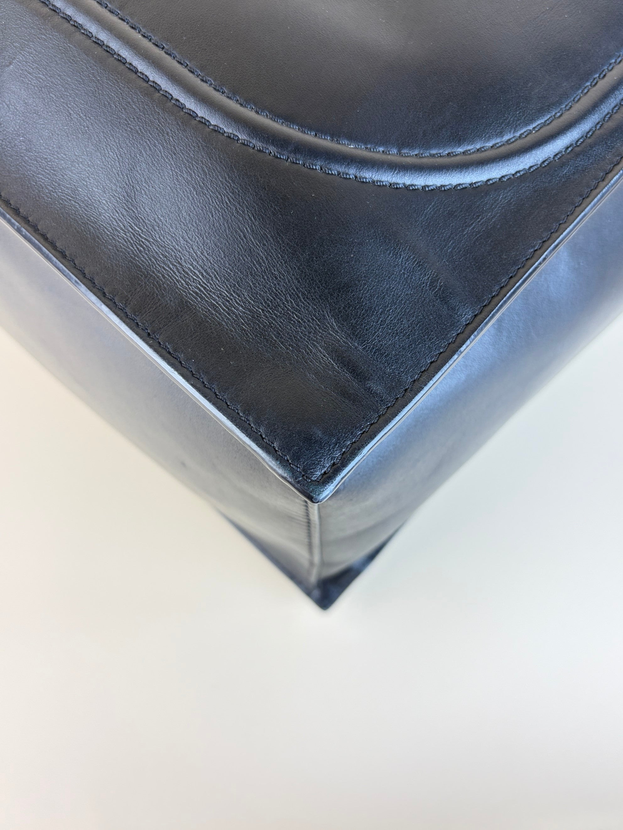 Valentino Black leather vlog walk medium  shopping bag