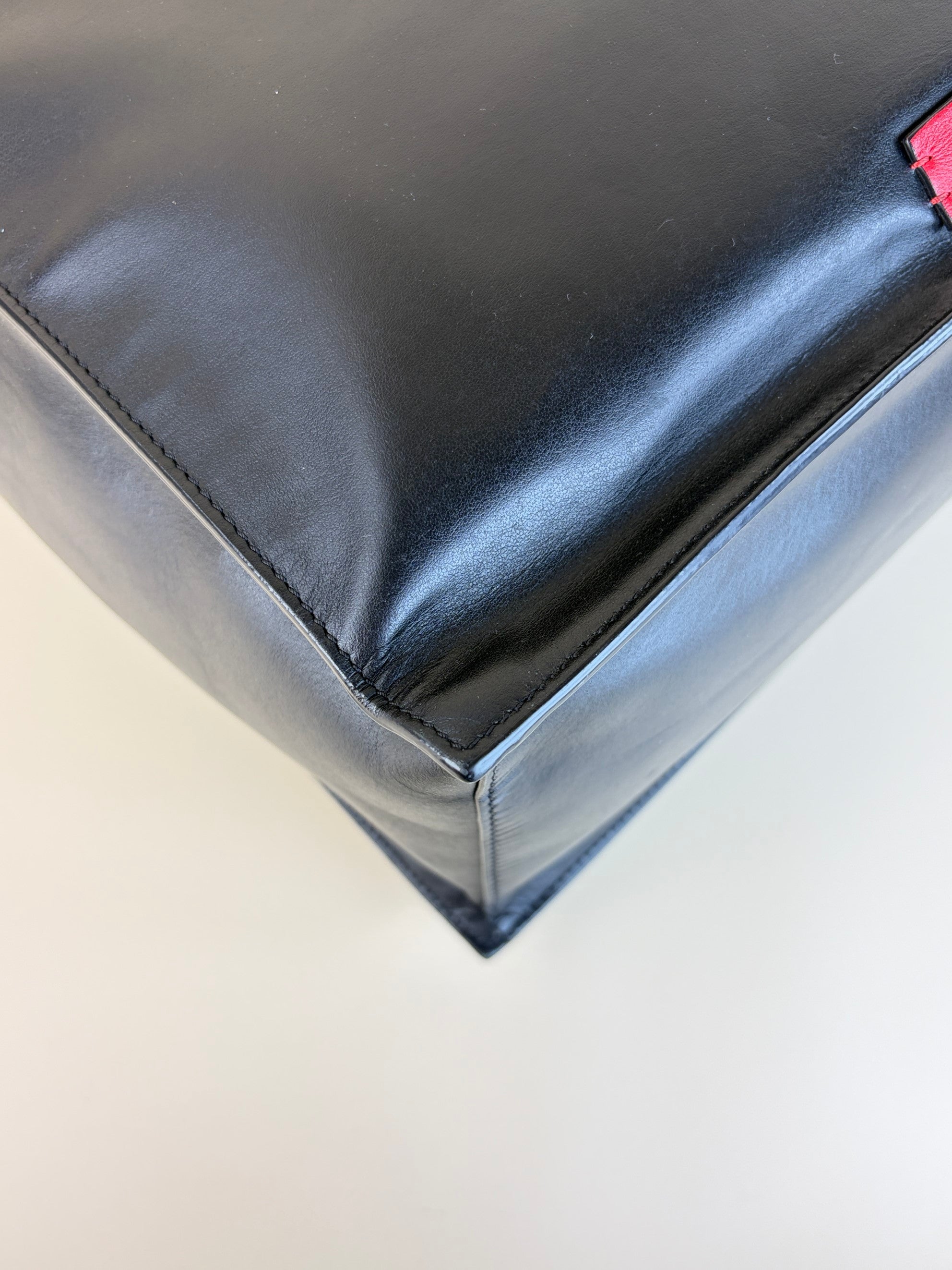Valentino Black leather vlog walk medium  shopping bag
