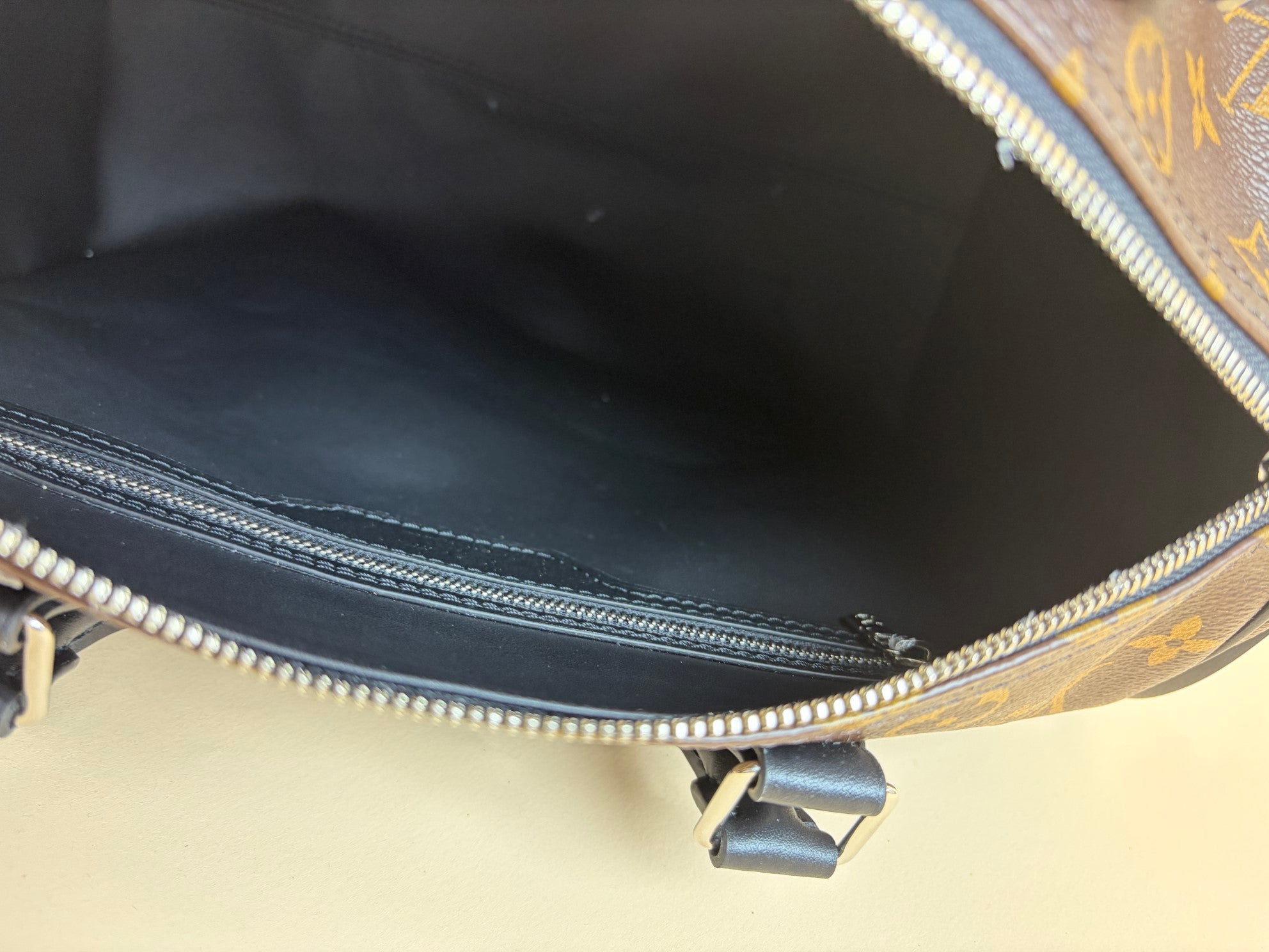 LOUIS Vuitton speedy soft 30 dark speedy monogram size30