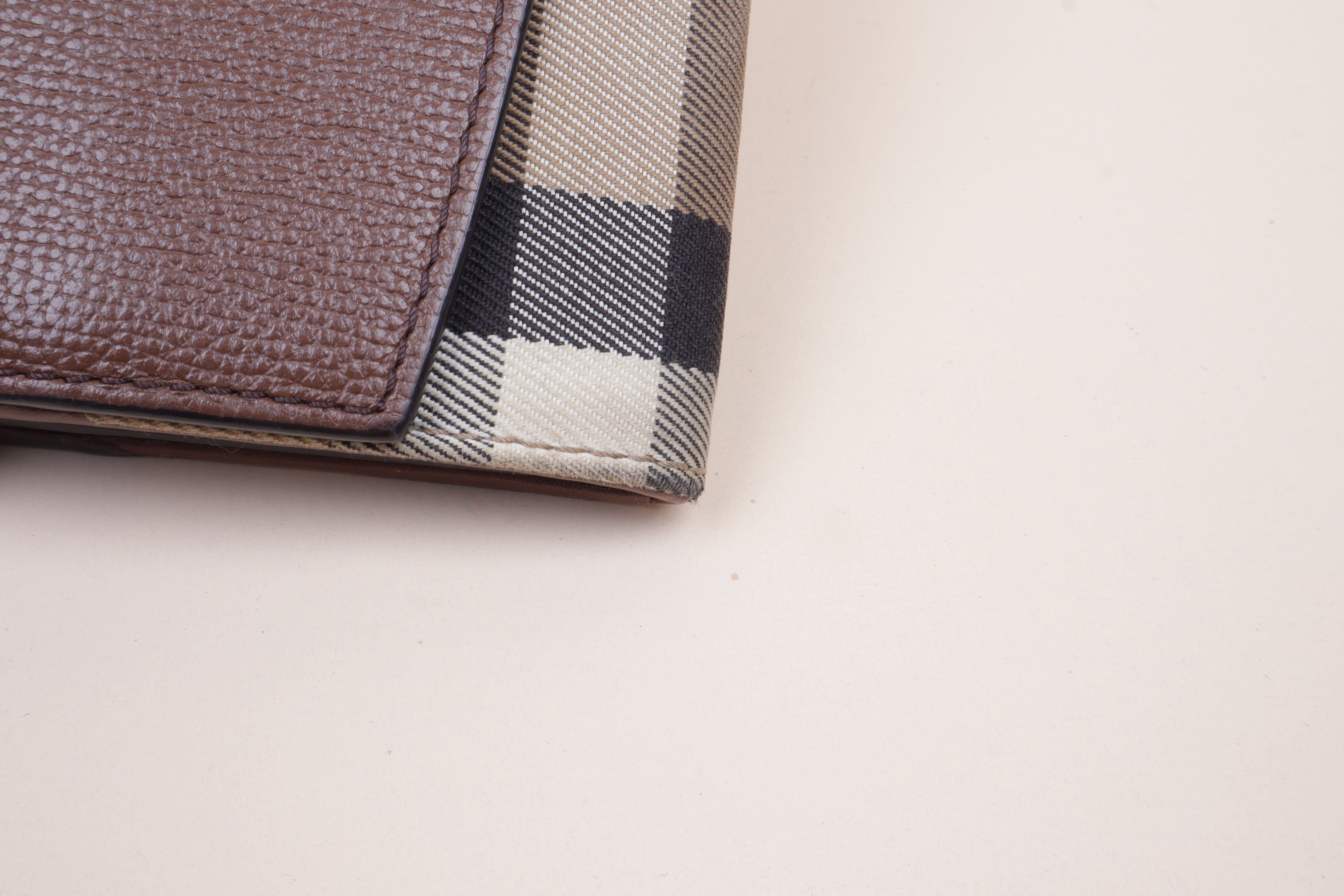 Burberry Bicolor House Check Long Wallet