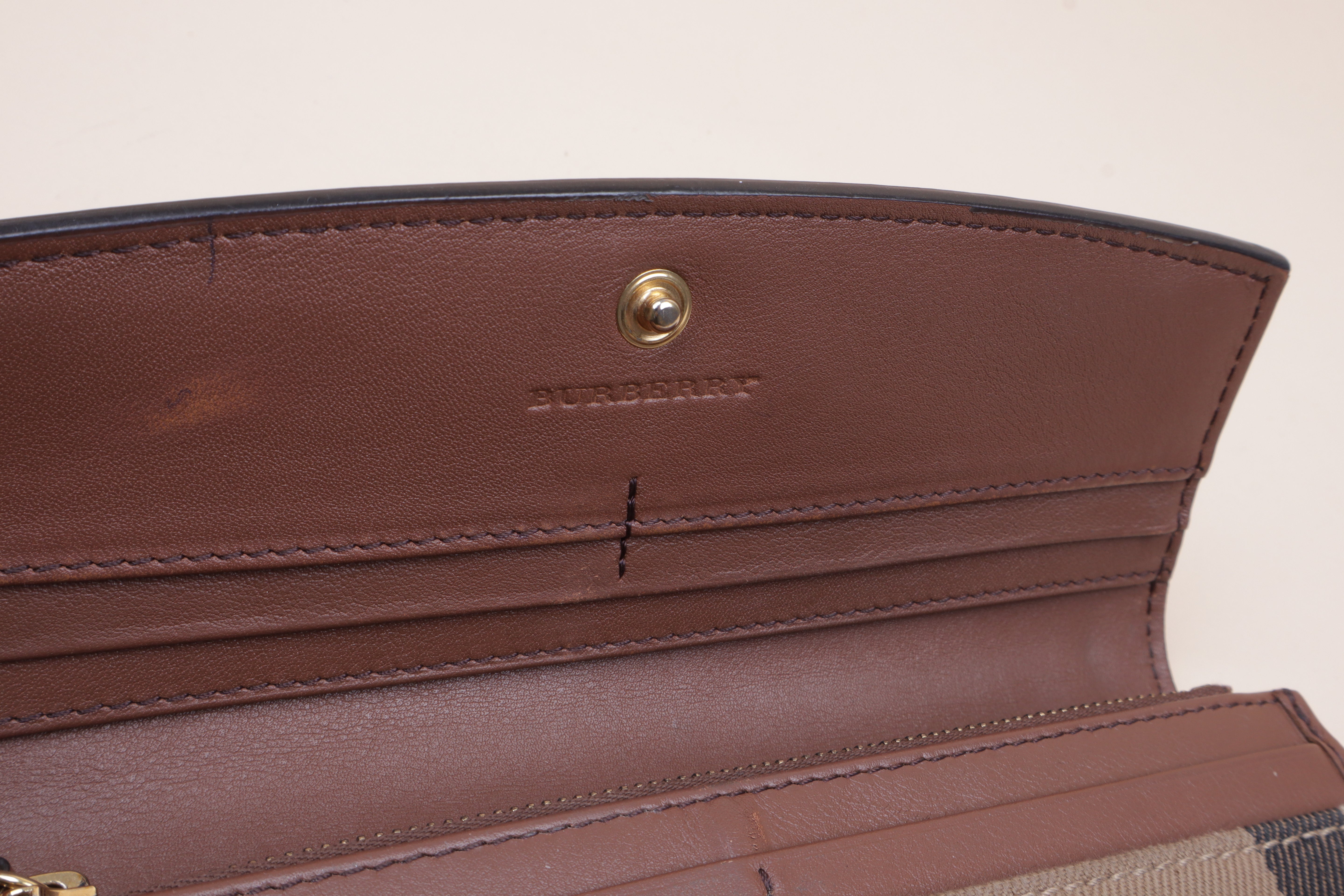 Burberry Bicolor House Check Long Wallet