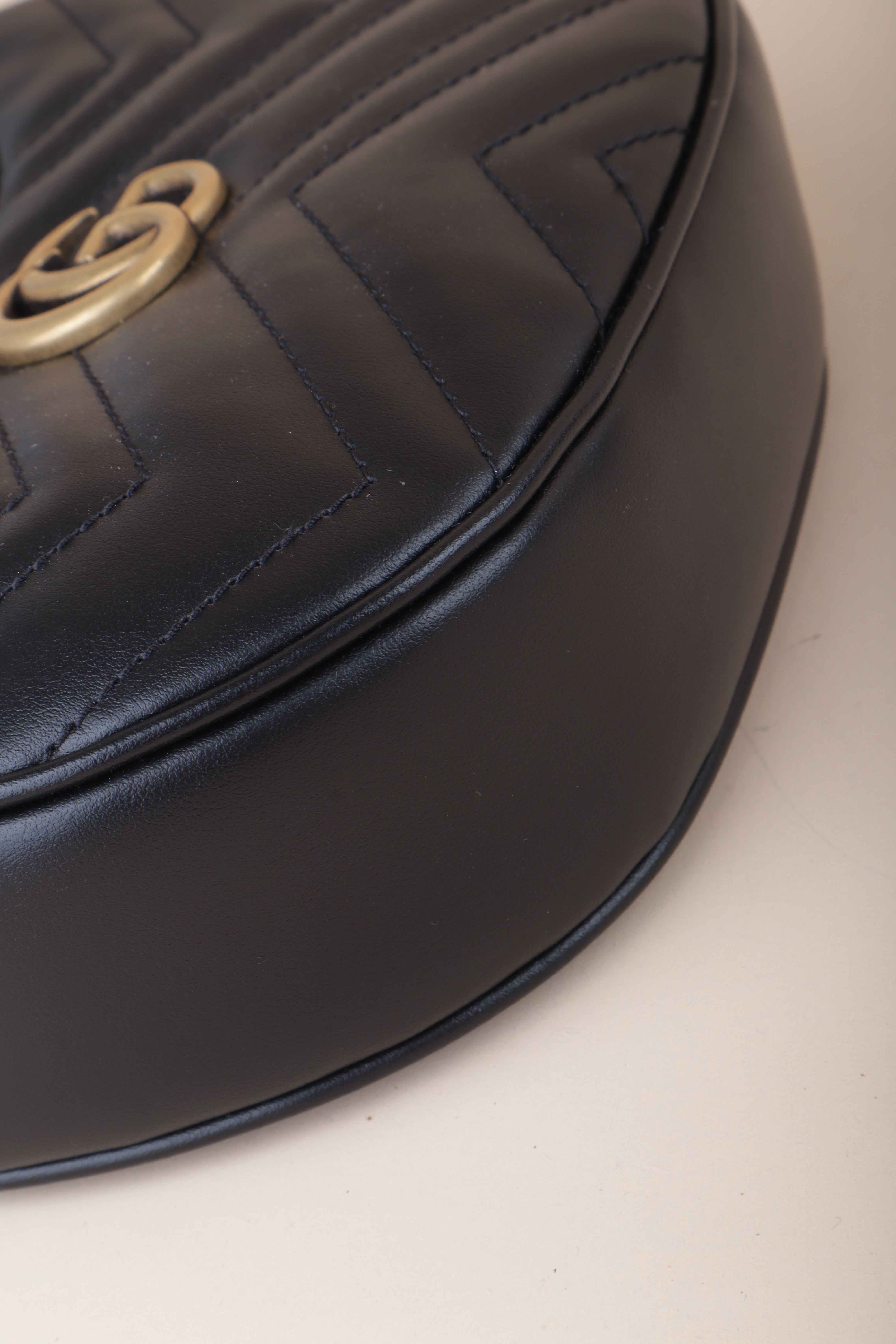 GUCCI gg small Marmont half moon
