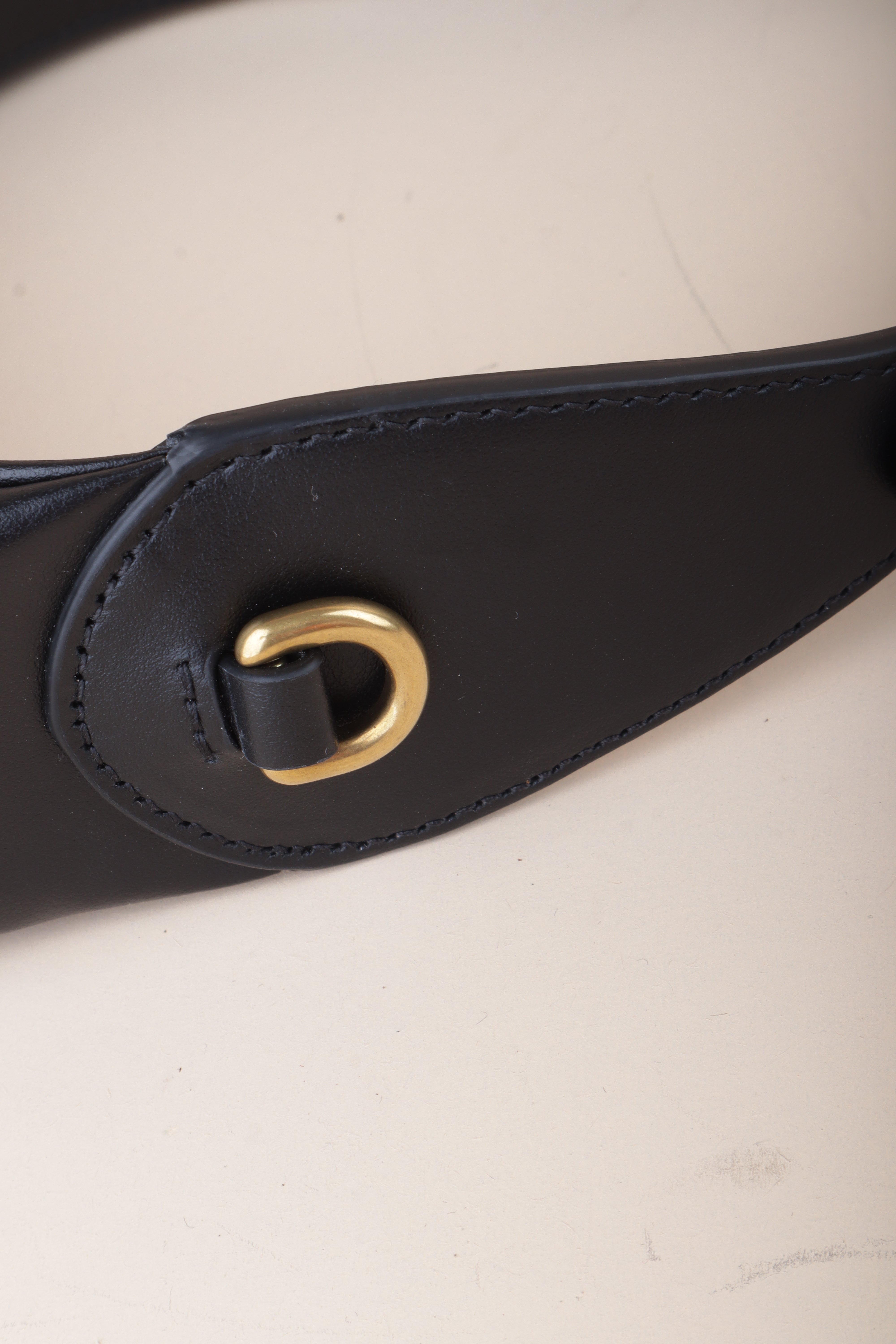 GUCCI gg small Marmont half moon