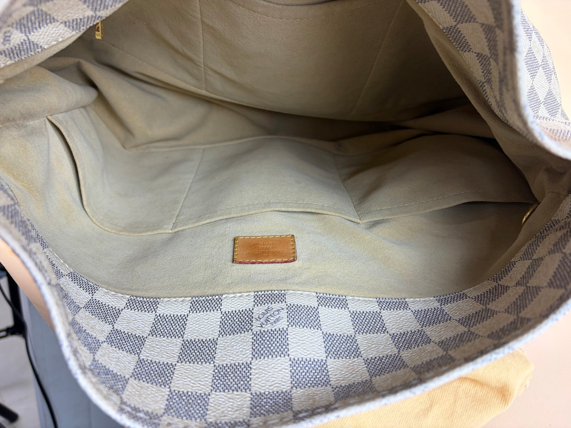 Louis Vuitton Damier azure Artsy Bag