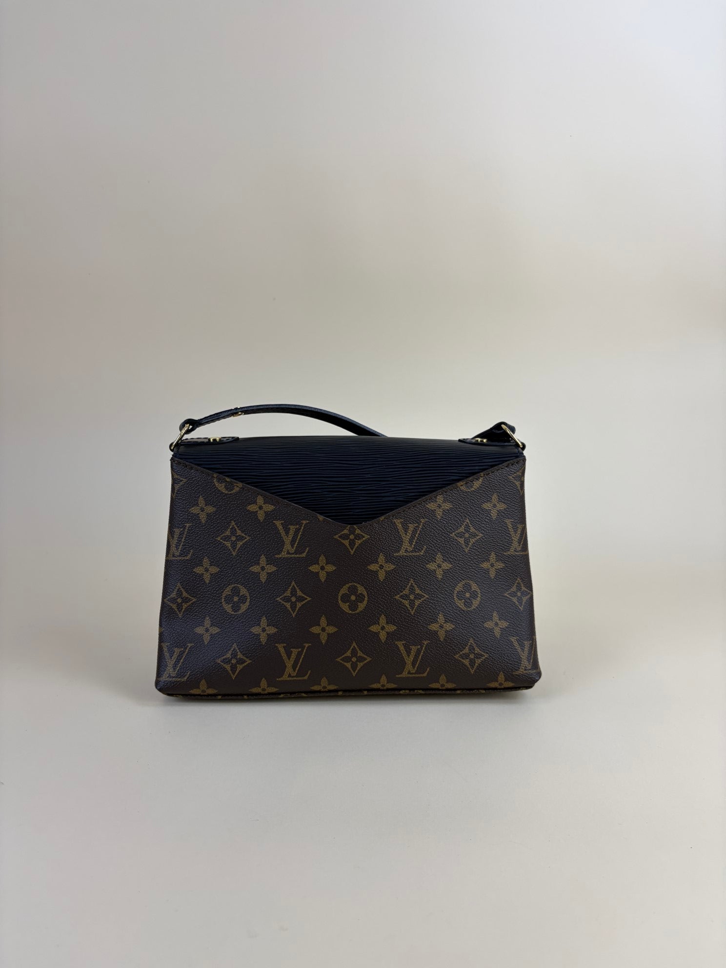Louis Vuitton Monogram Black Saint Michel Crossbody bag