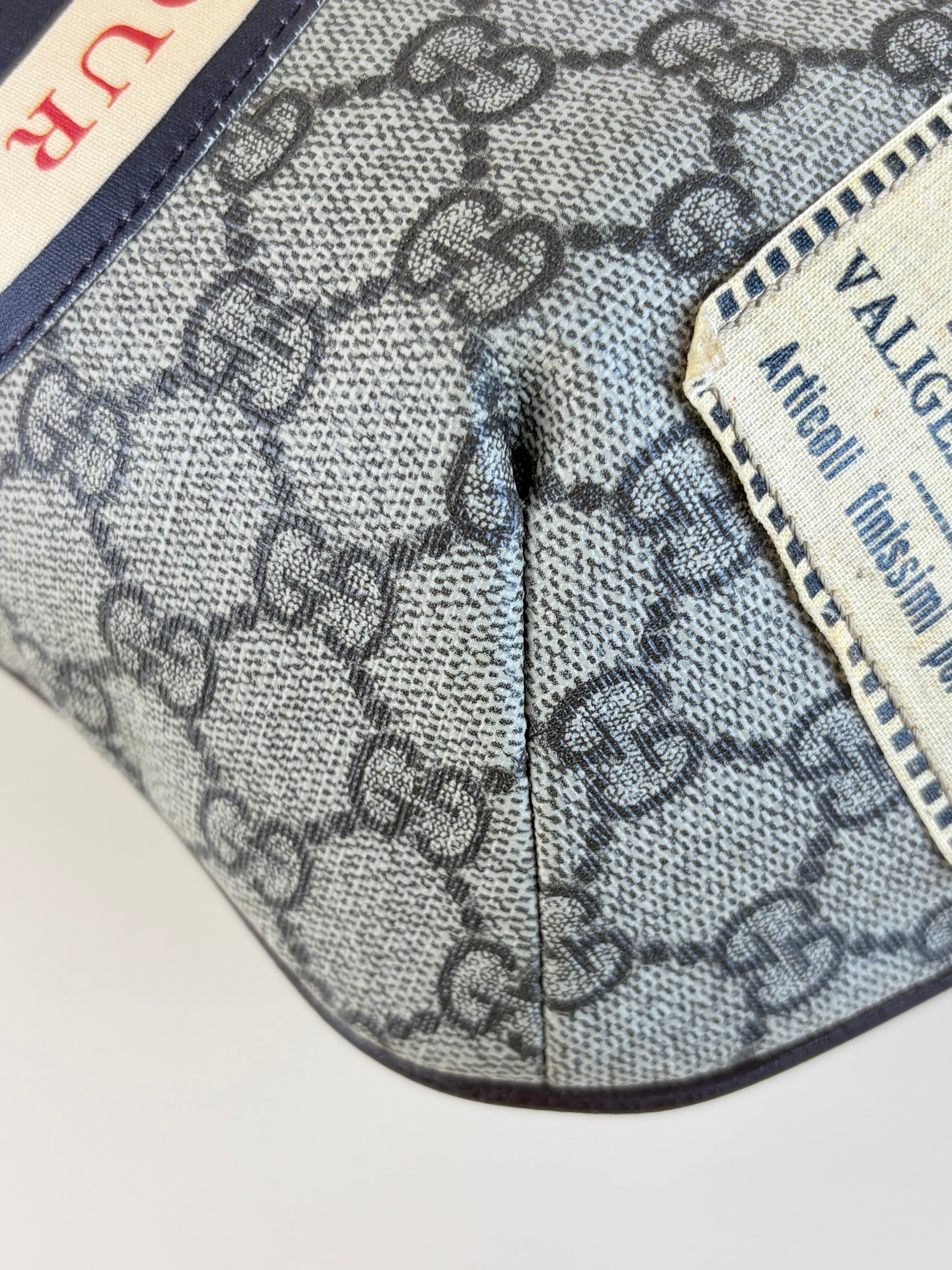 Gucci beige GG Supreme Courier Belt Bag