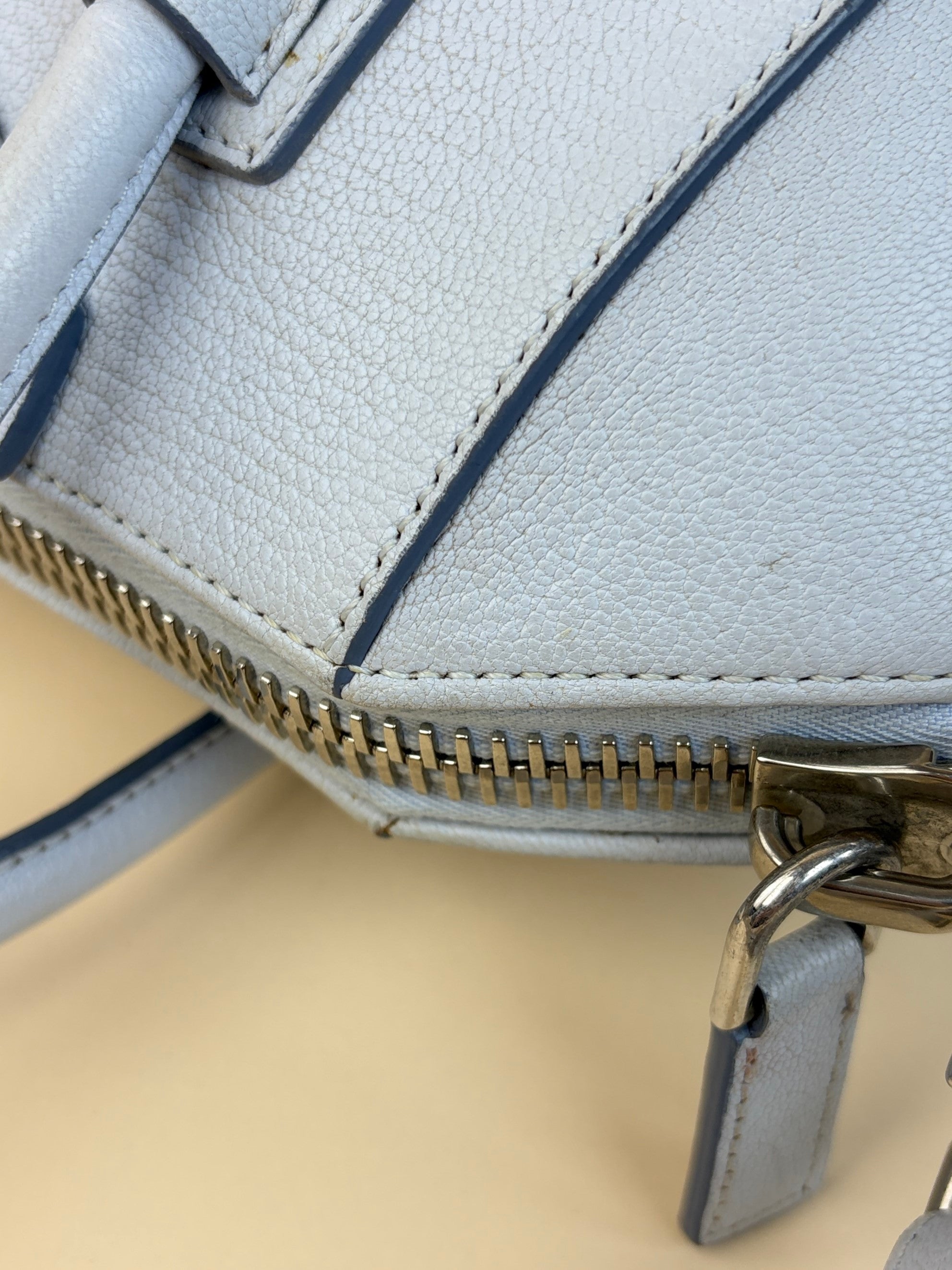 Givenchy grey small Antigone grained leather bag