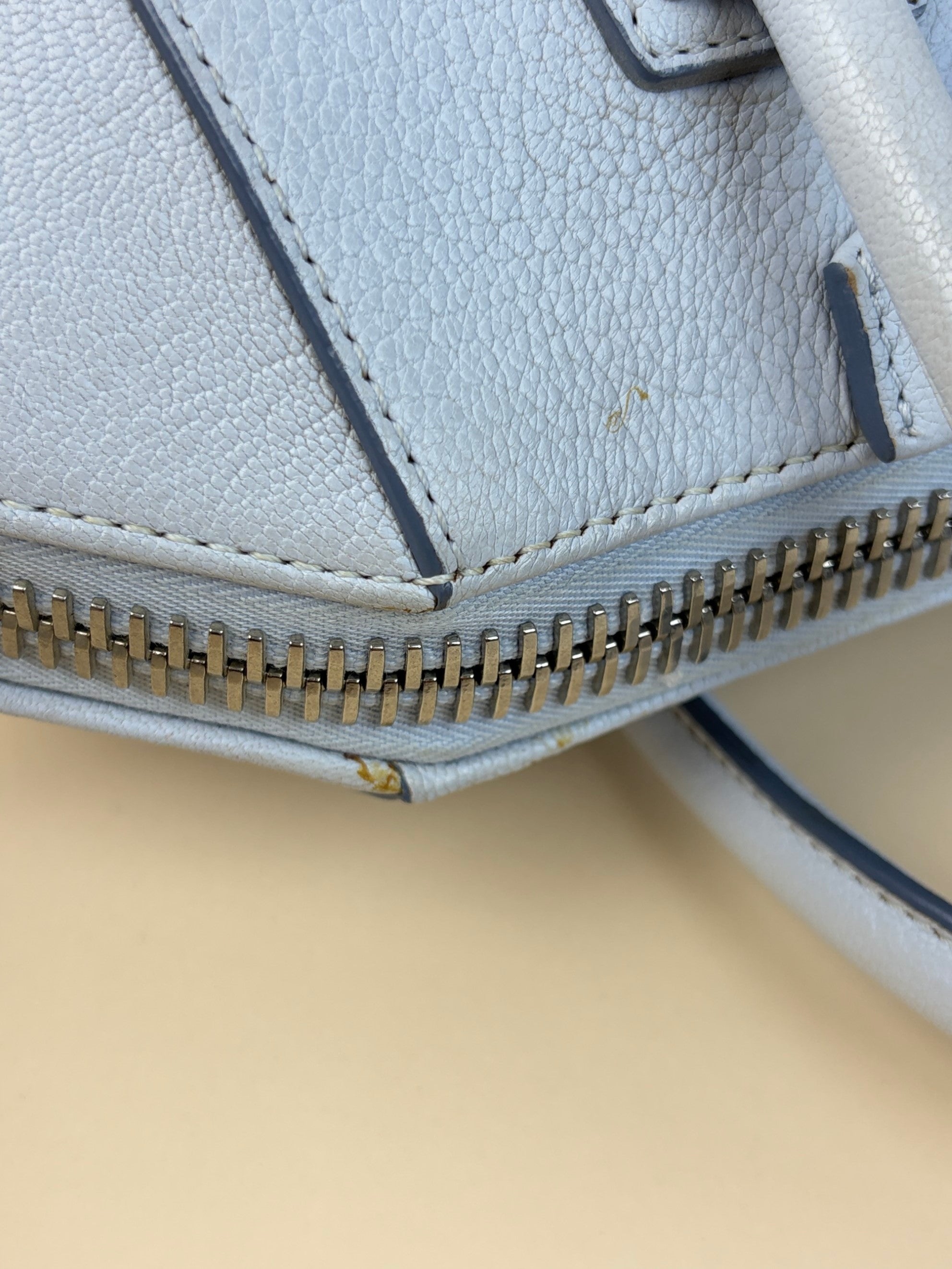 Givenchy grey small Antigone grained leather bag