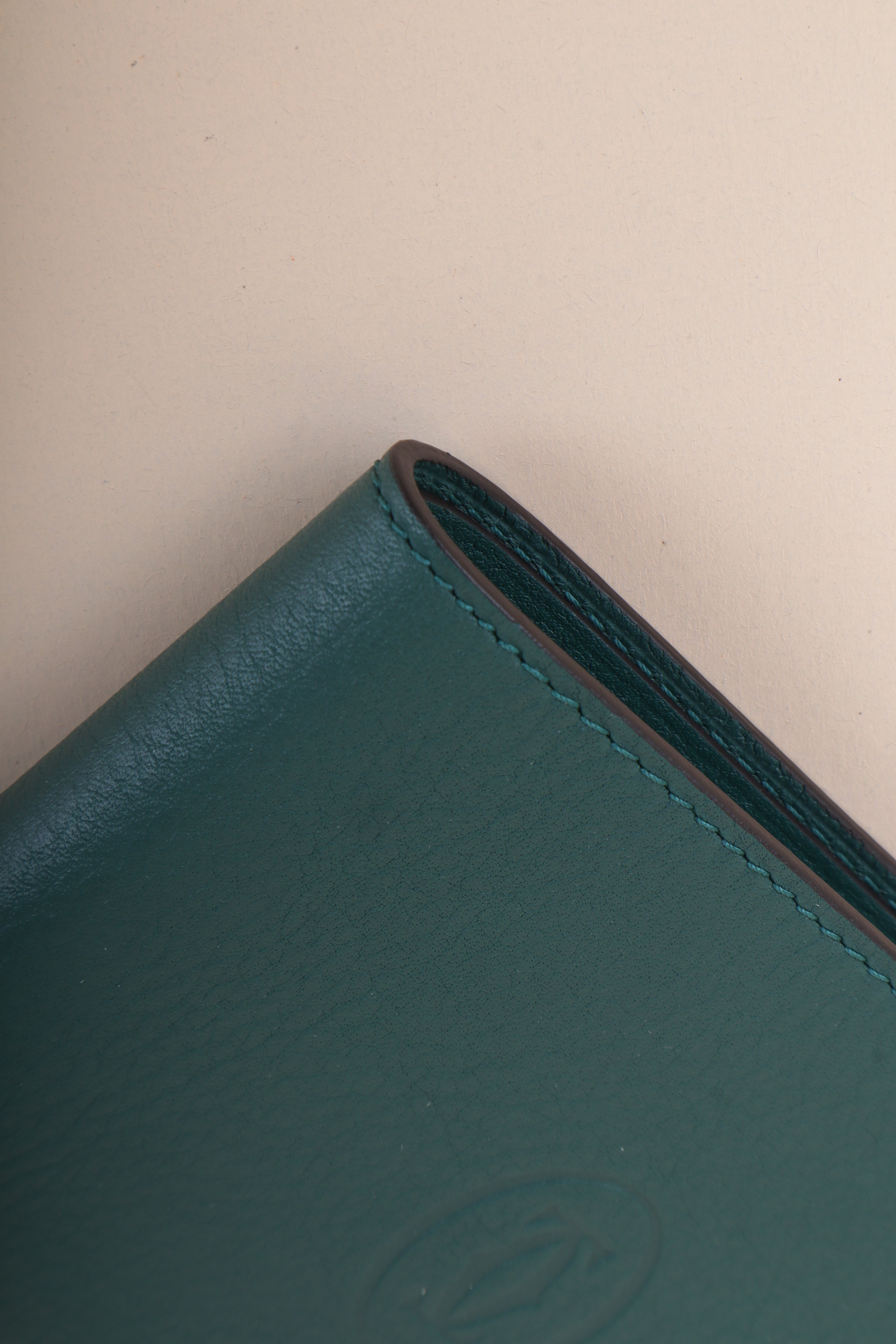 Cartier Green Must De Cartier 6 Credit Card Compact Wallet
