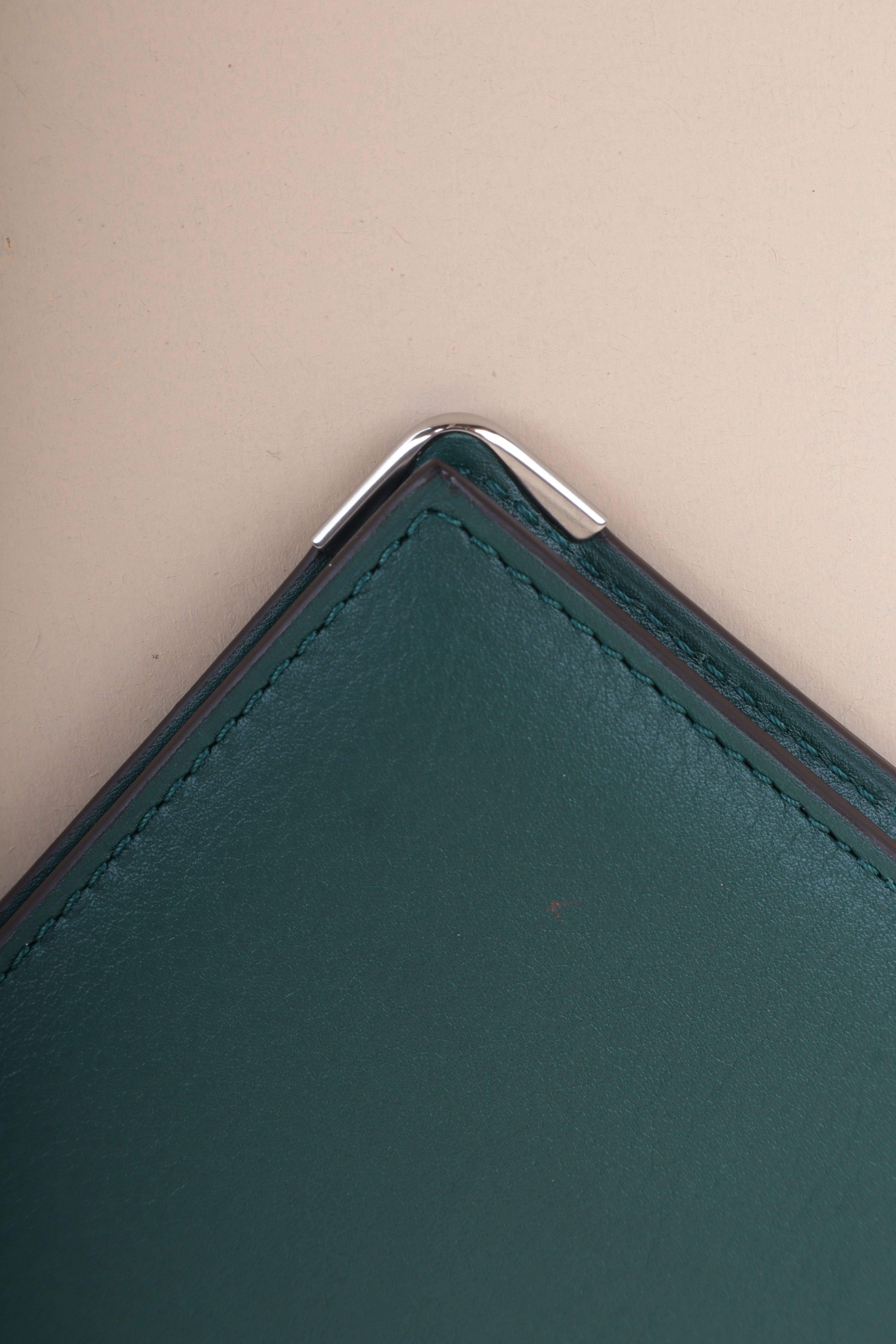 Cartier Green Must De Cartier 6 Credit Card Compact Wallet