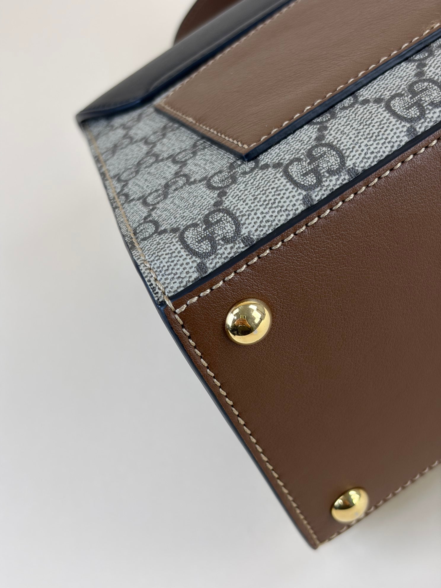 Gucci gg supreme coated small canvas monogram padlock