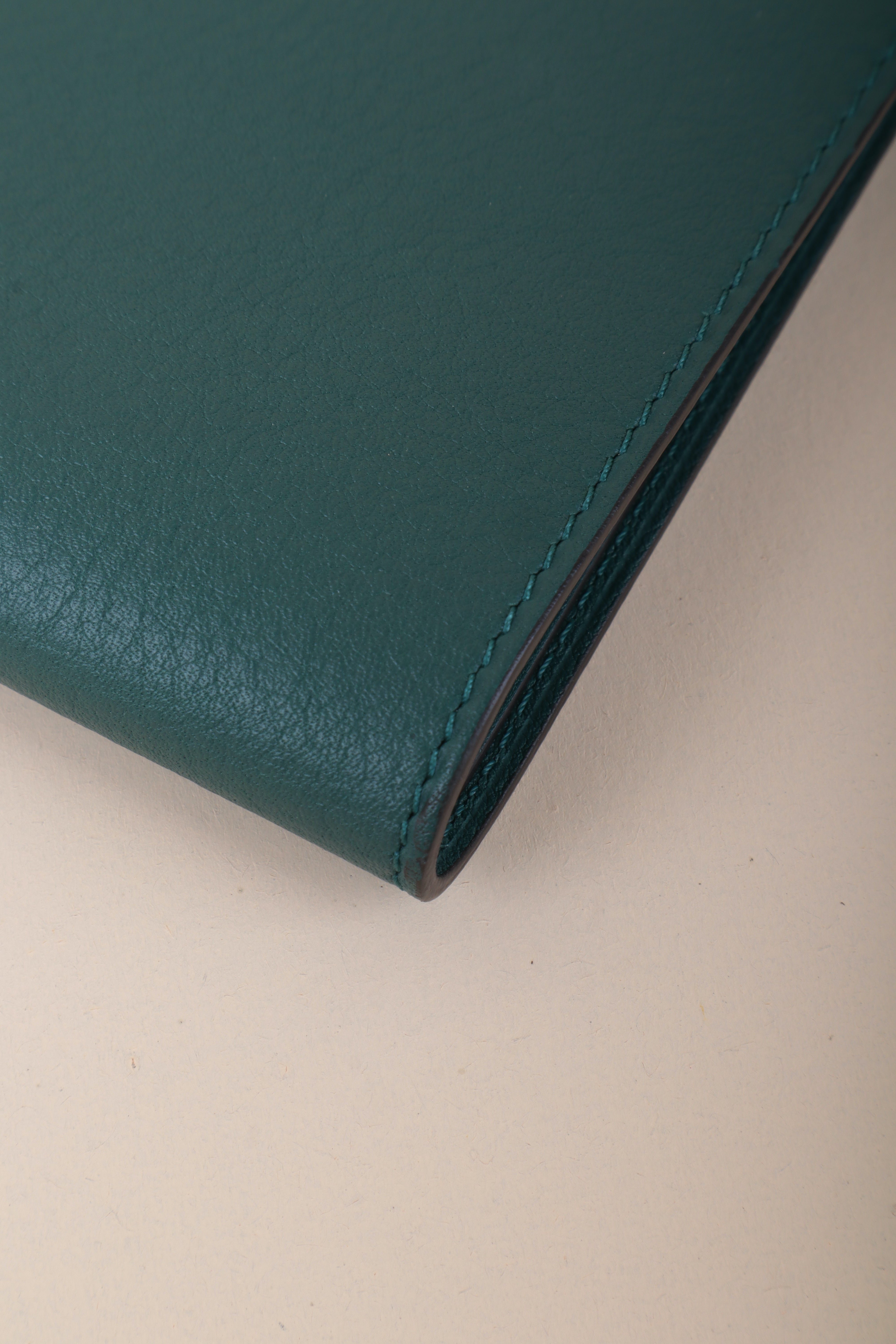 Cartier Green Must De Cartier 6 Credit Card Compact Wallet