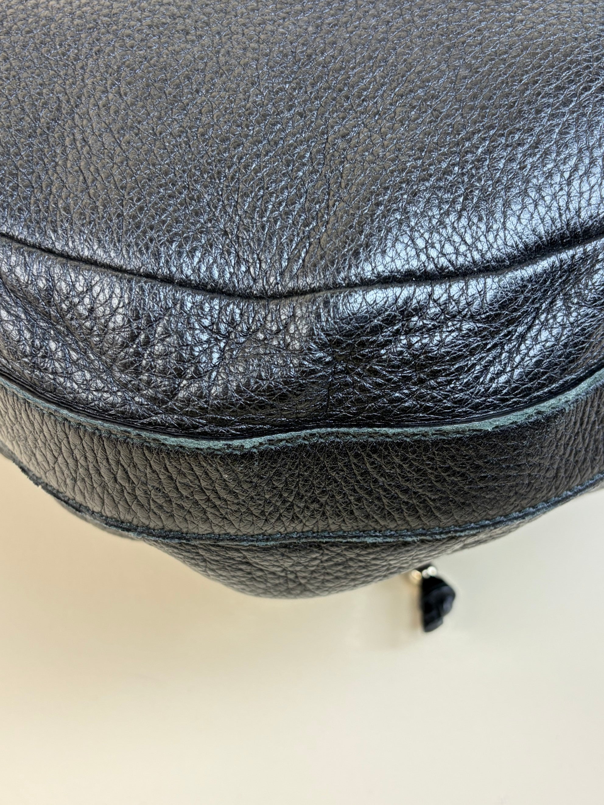 Gucci black leather bamboo jungle messenger chain bag