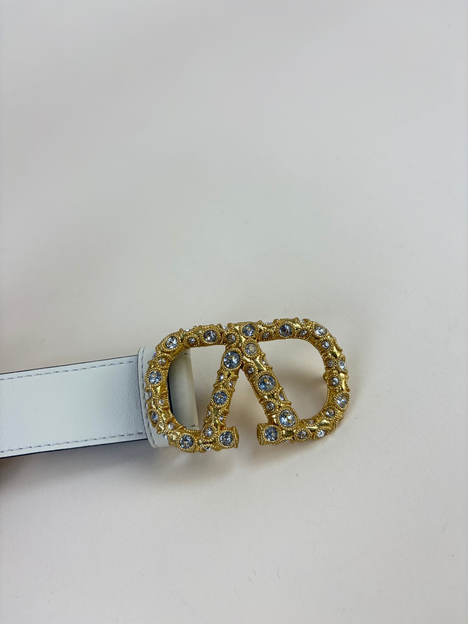 Valentino vlogo signature in shing calfskin with crystal gold