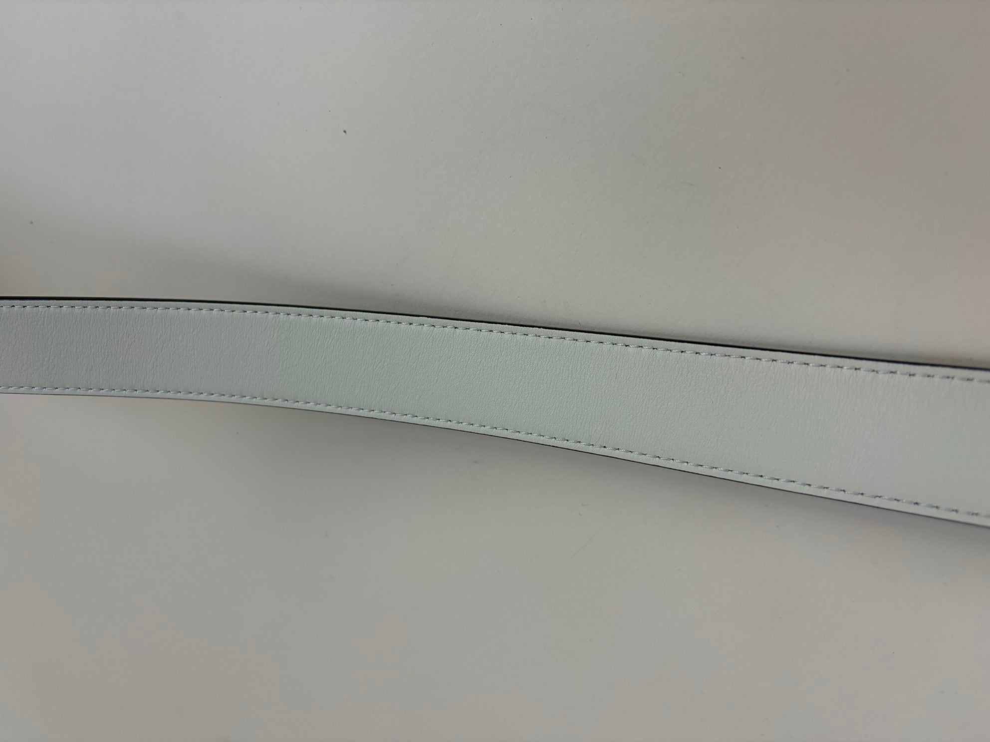 Valentino vlogo signature in shing calfskin with crystal gold