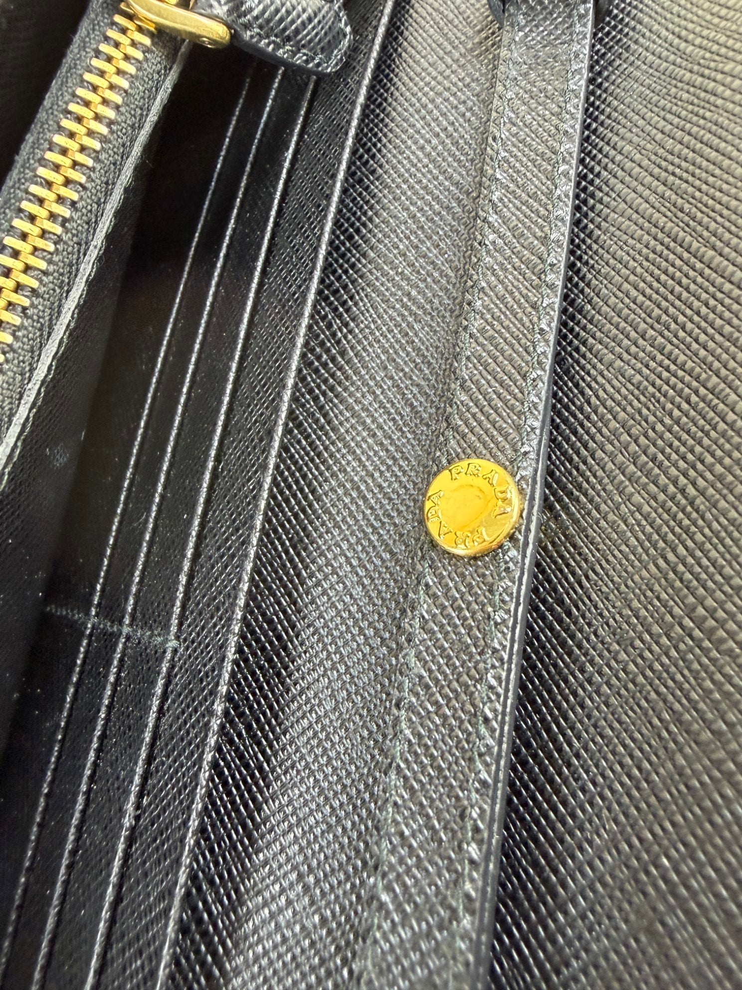 Prada saffanio metal prochain wallet black leather