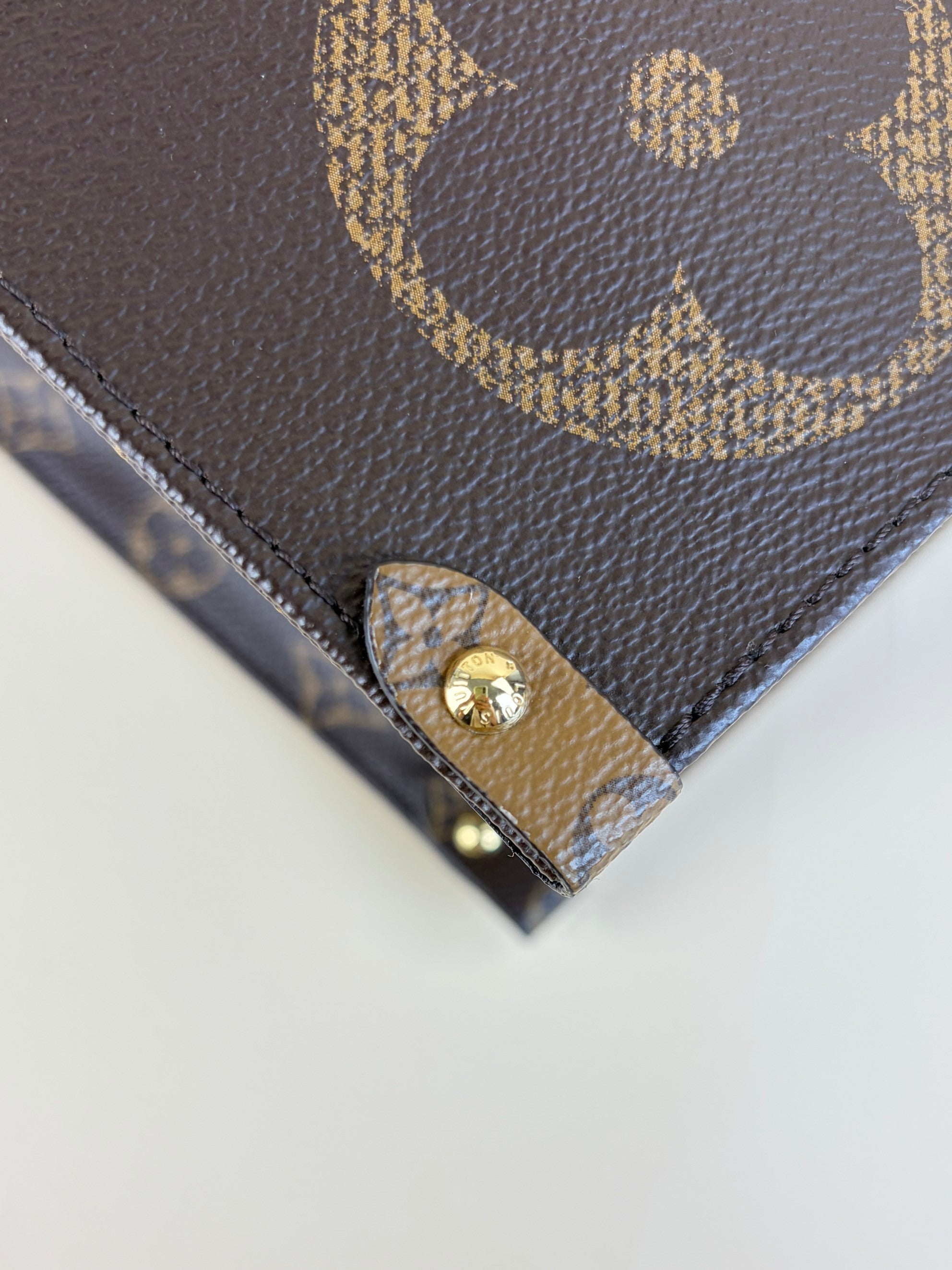 Louis Vuitton Monogram giant canvas on the go gm tote Bag