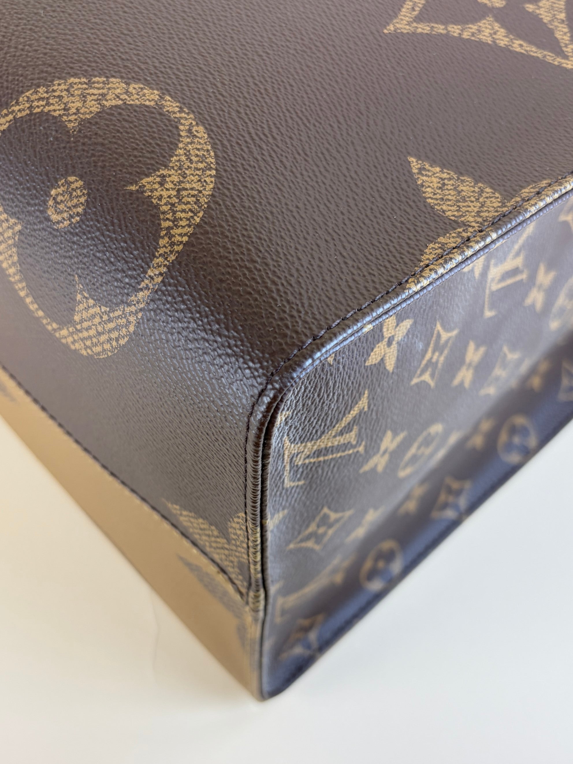 Louis Vuitton Monogram giant canvas on the go gm tote Bag