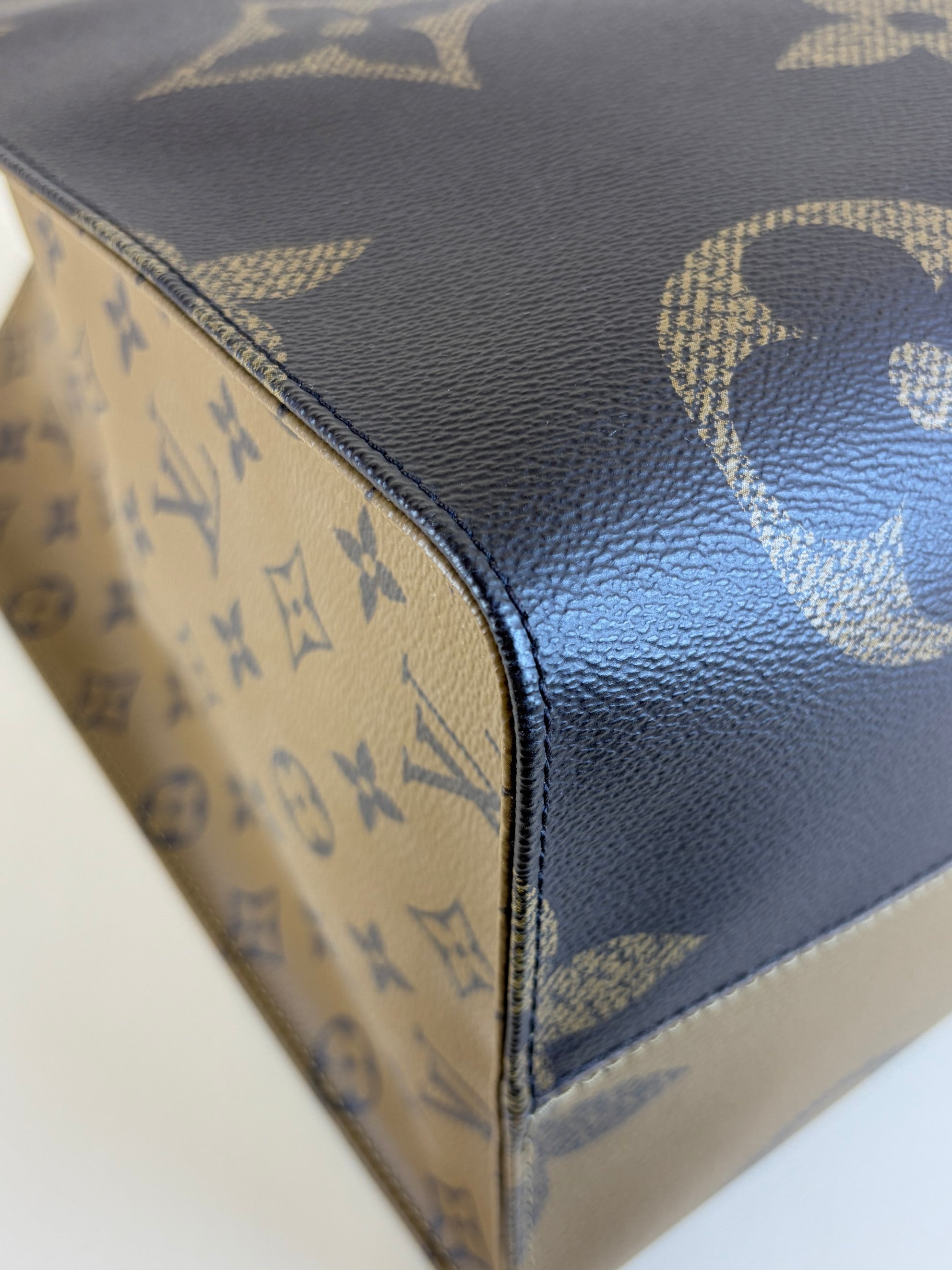 Louis Vuitton Monogram giant canvas on the go gm tote Bag
