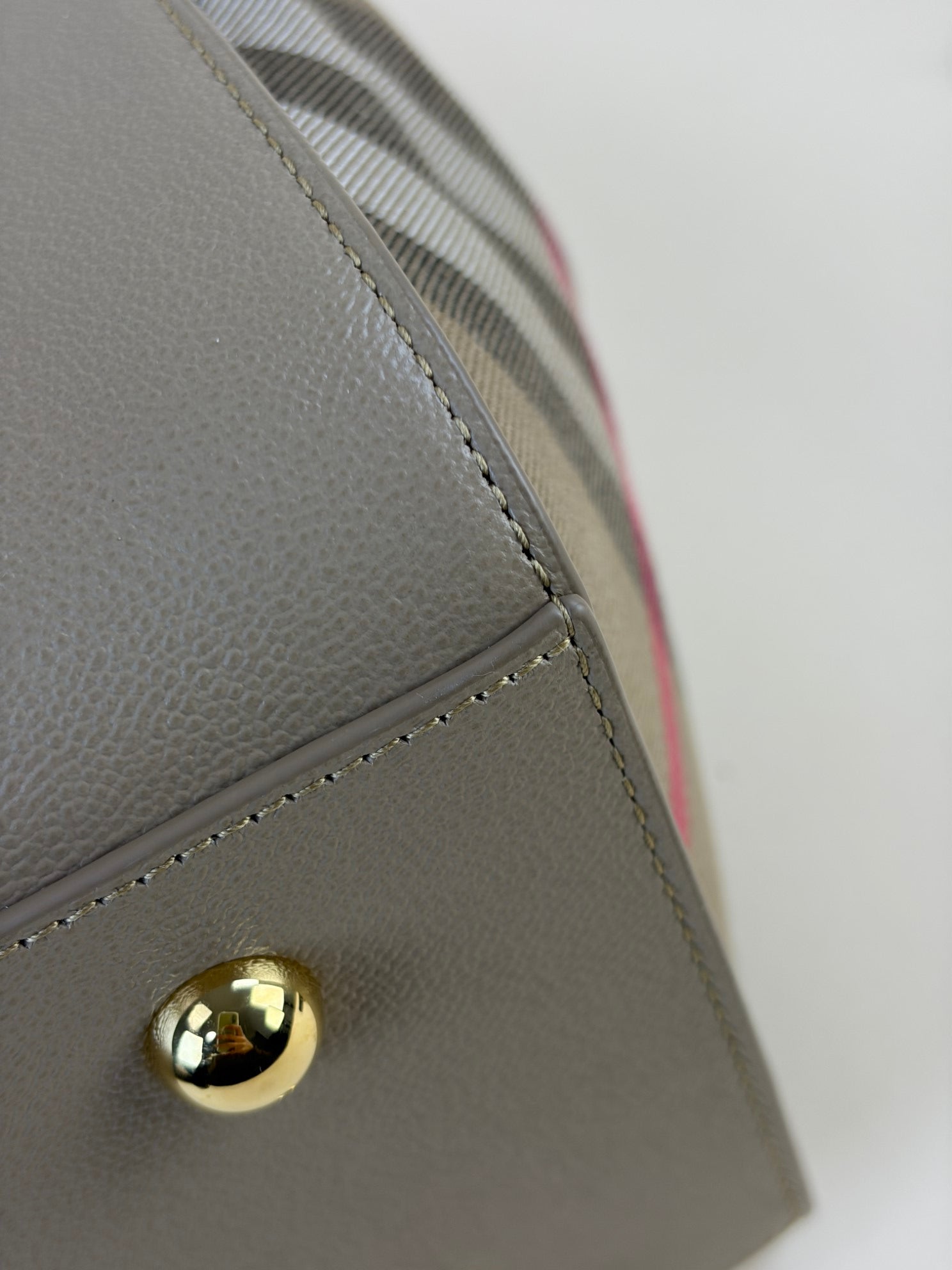 Burberry Banwell medium calfskin mega check house beige tote bag