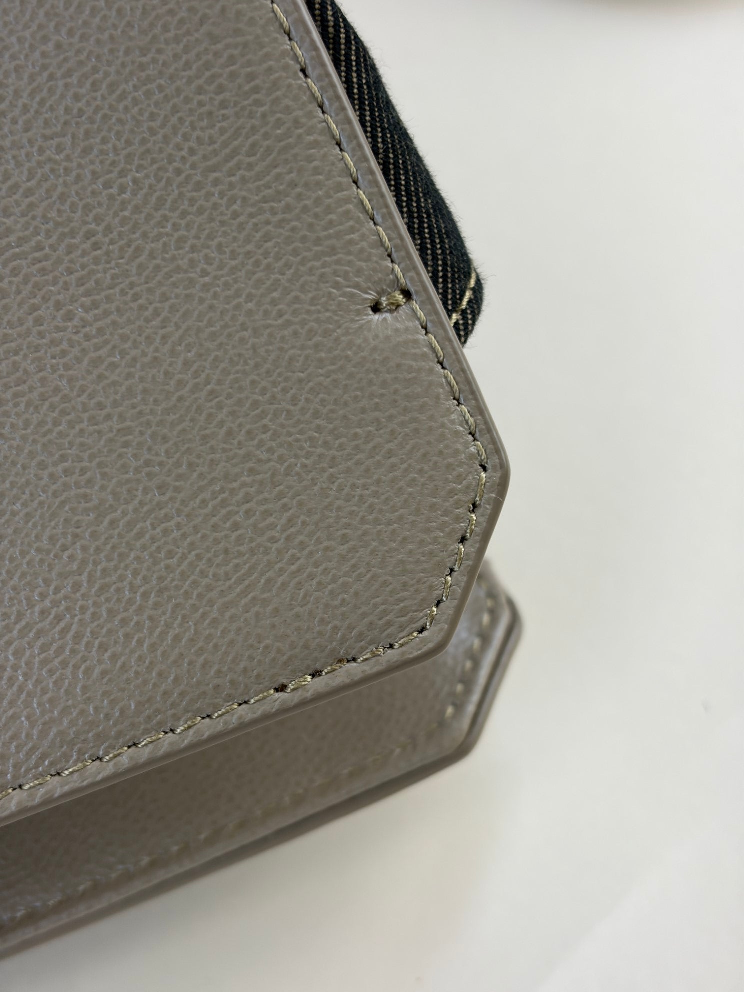 Burberry Banwell medium calfskin mega check house beige tote bag