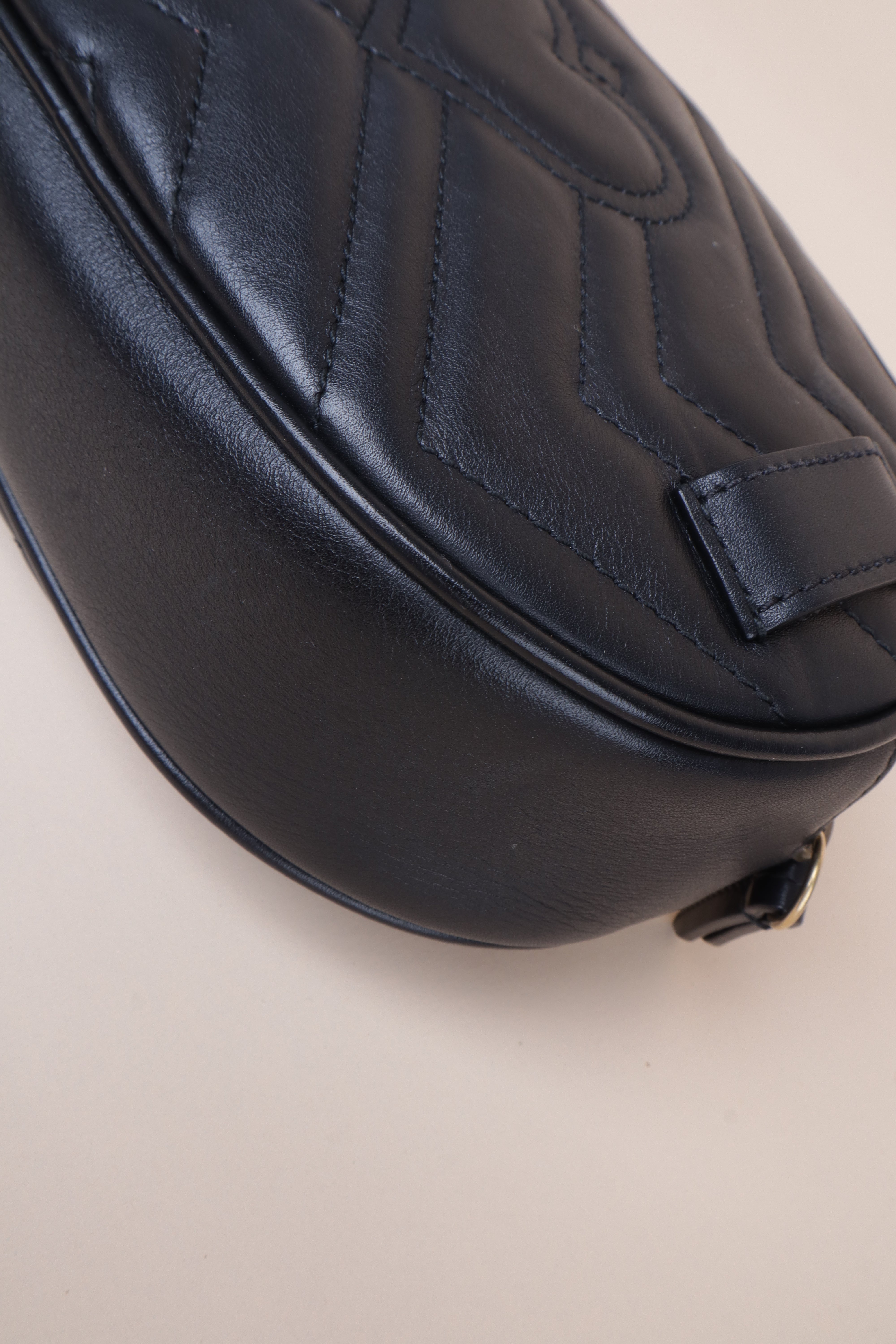 gucci black GG marmont bellt bag