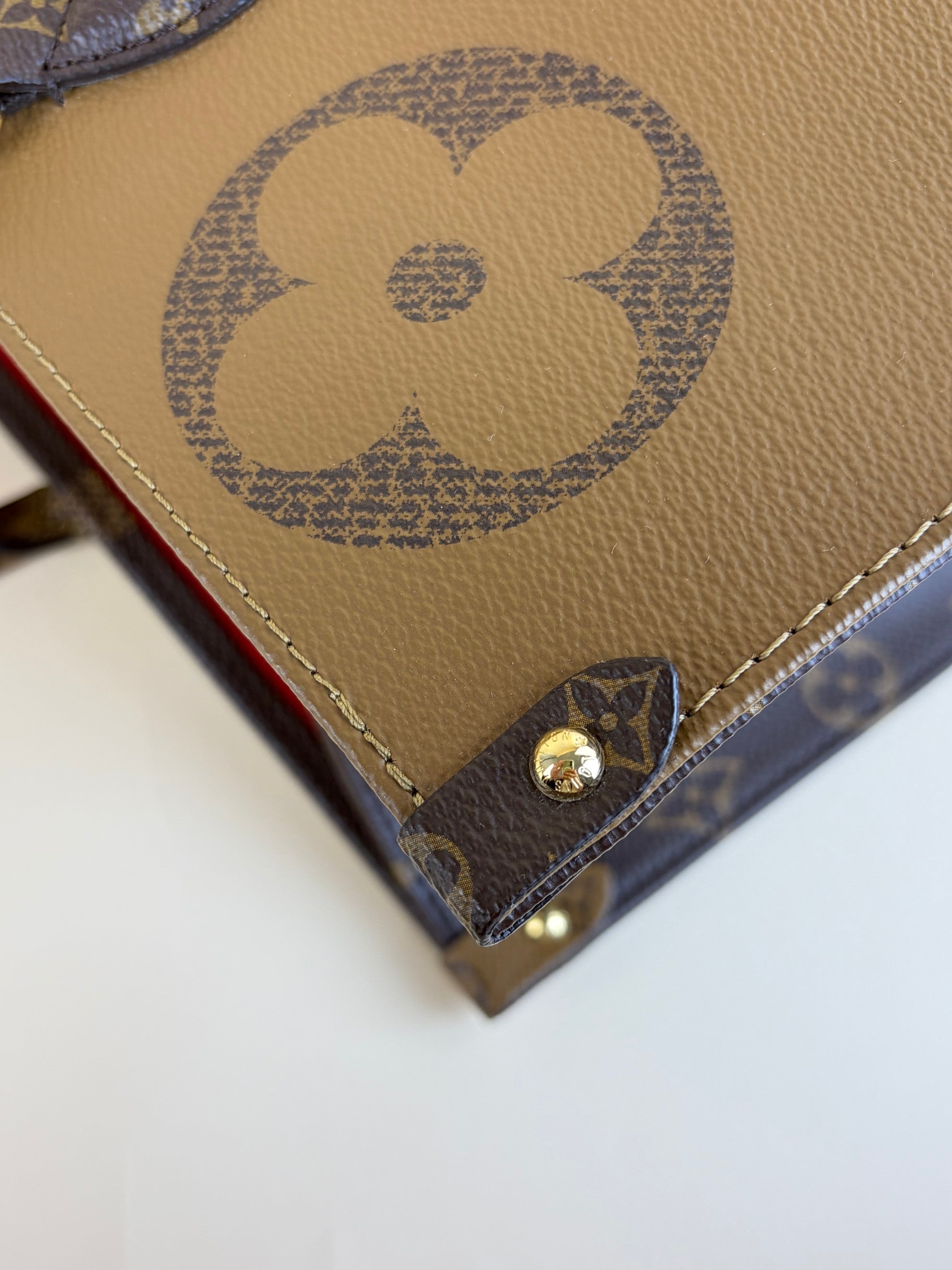 Louis Vuitton Monogram giant canvas on the go gm tote Bag