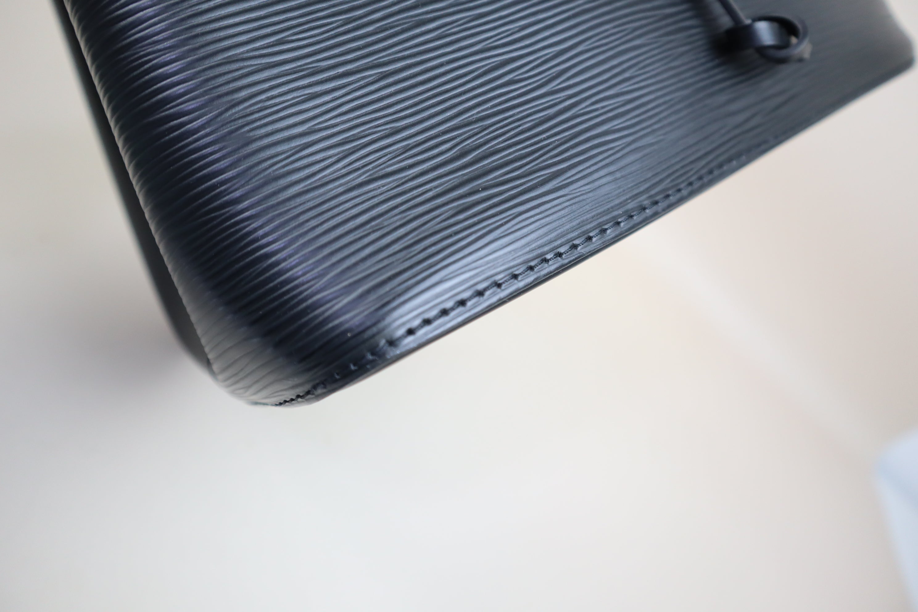 Louis Vuitton Black Neonoe Shoulder Bag