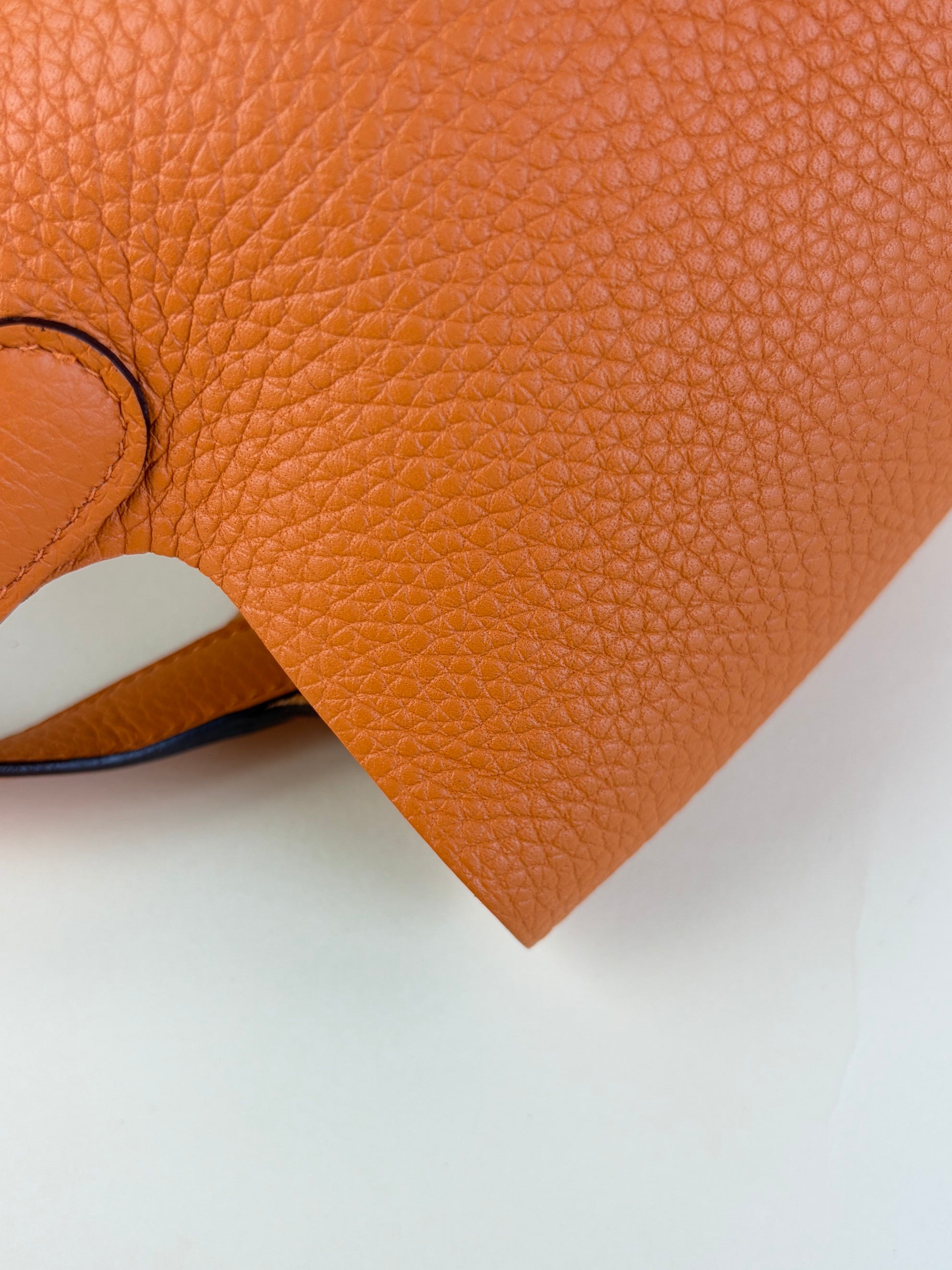 Hermes orange taurillon  18 picotin Clemence