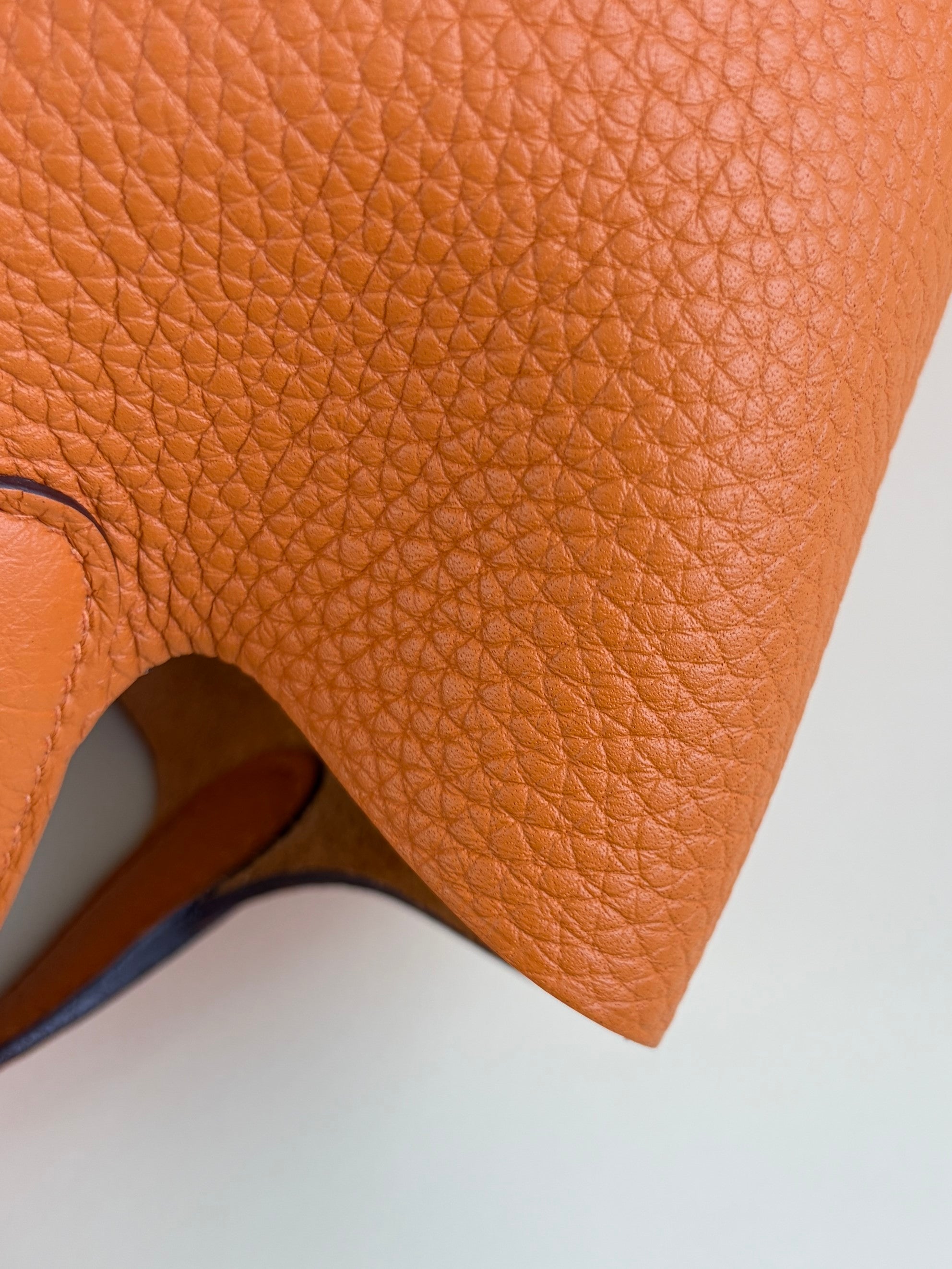 Hermes orange taurillon  18 picotin Clemence
