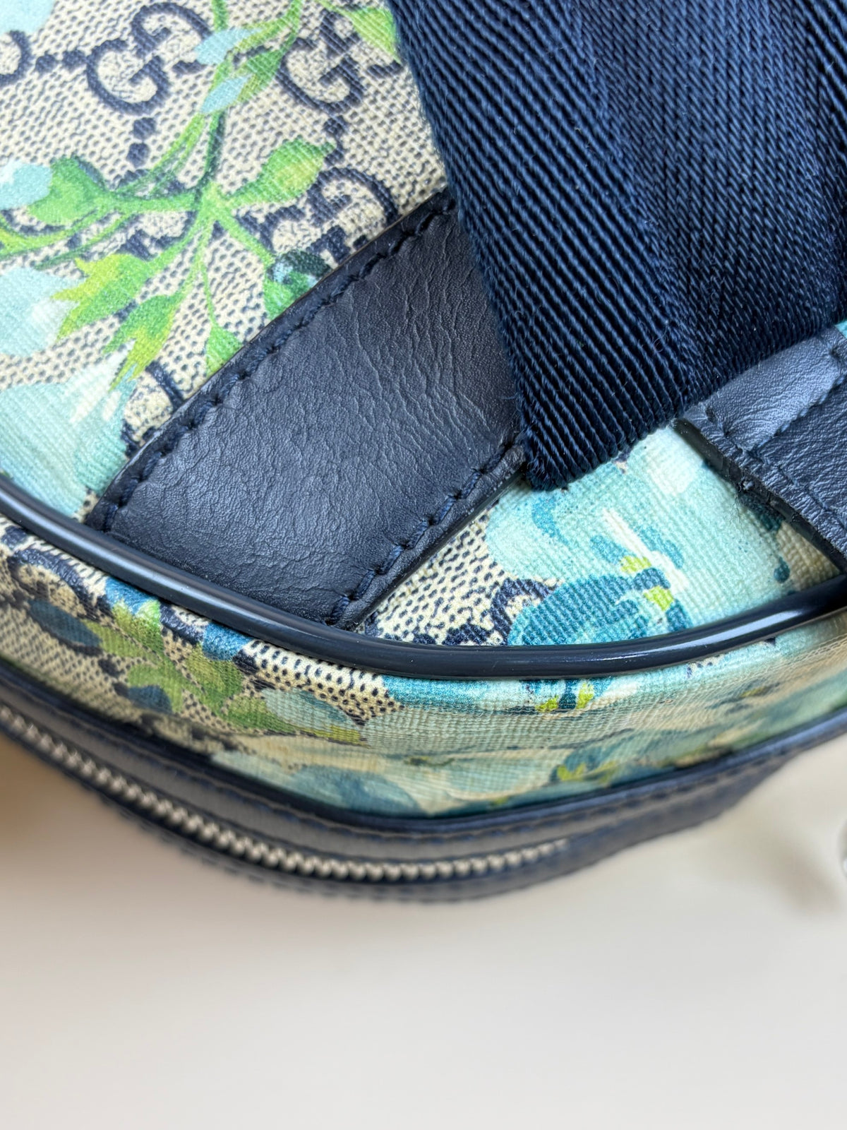 Gucci GG Supreme monogram blooms in blue Backpack Bag