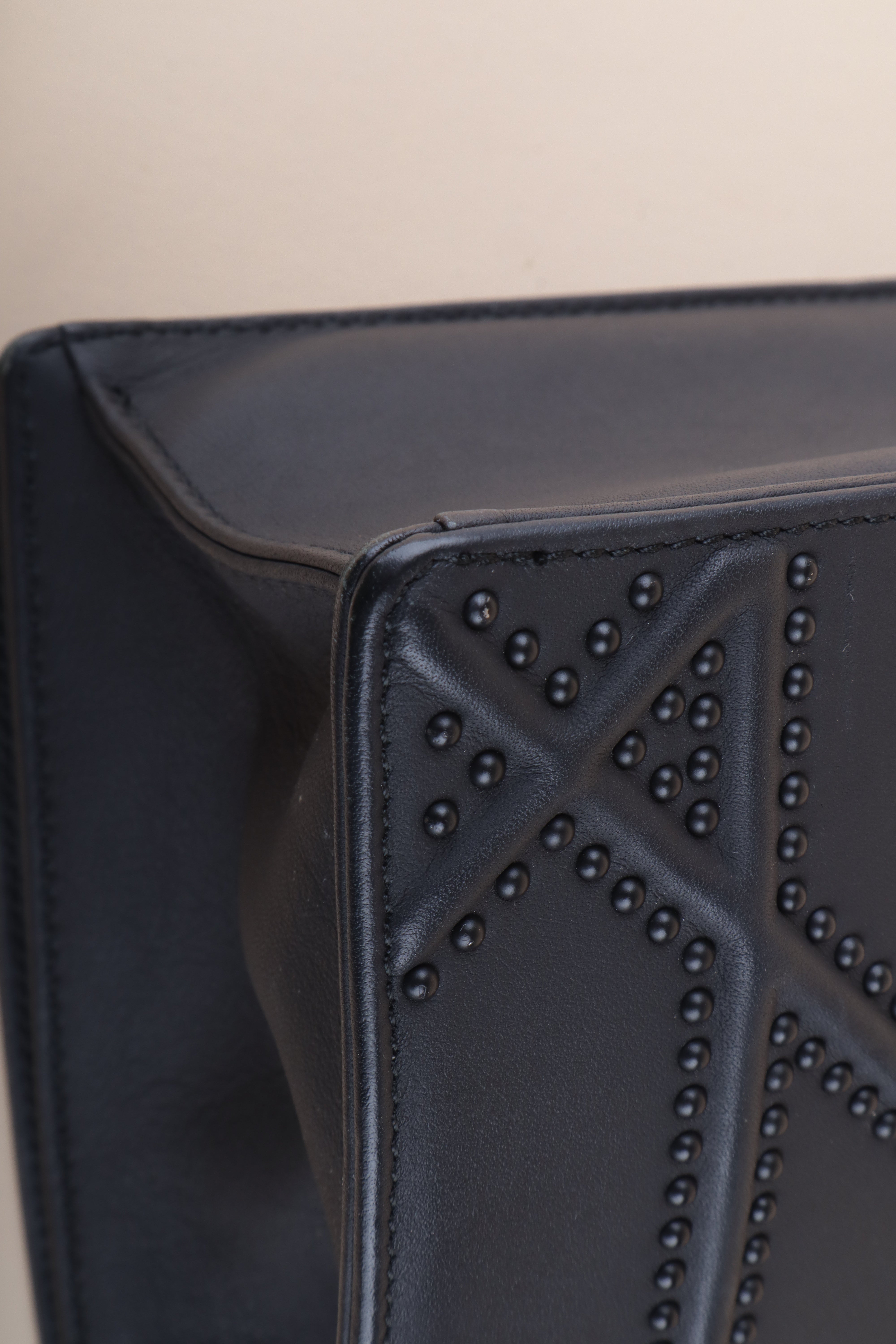 DIOR medium with matt studded black diorama