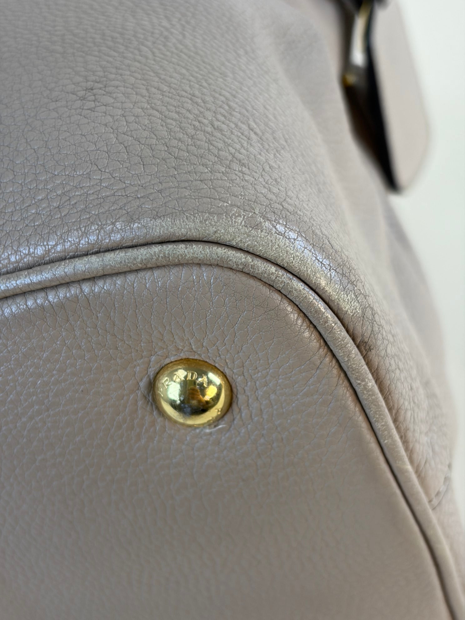 Prada  beige Vitello phenix shoulder tote bag