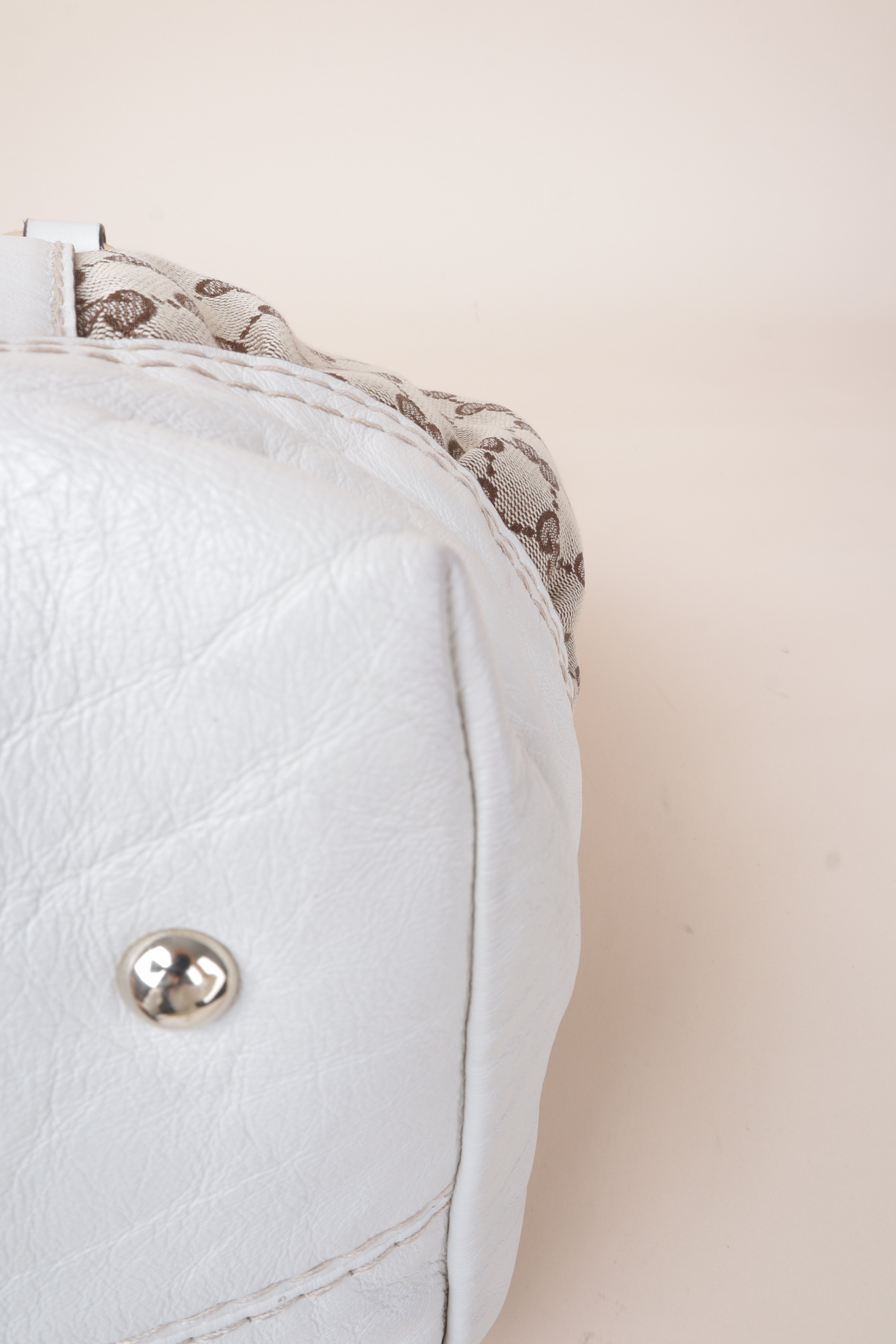 gucci beige& off white GG CANVAS Shoulder bag