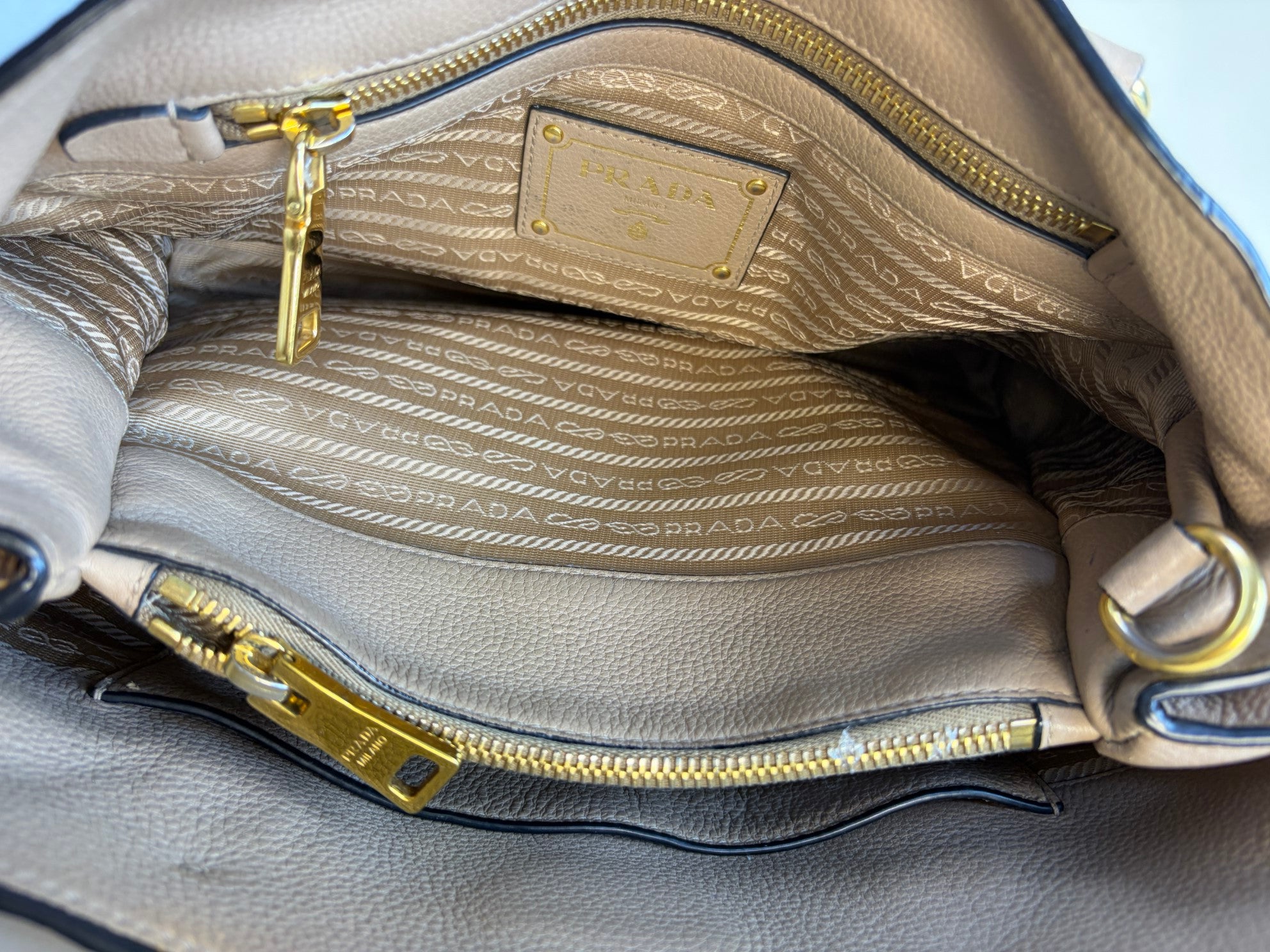 Prada  beige Vitello phenix shoulder tote bag