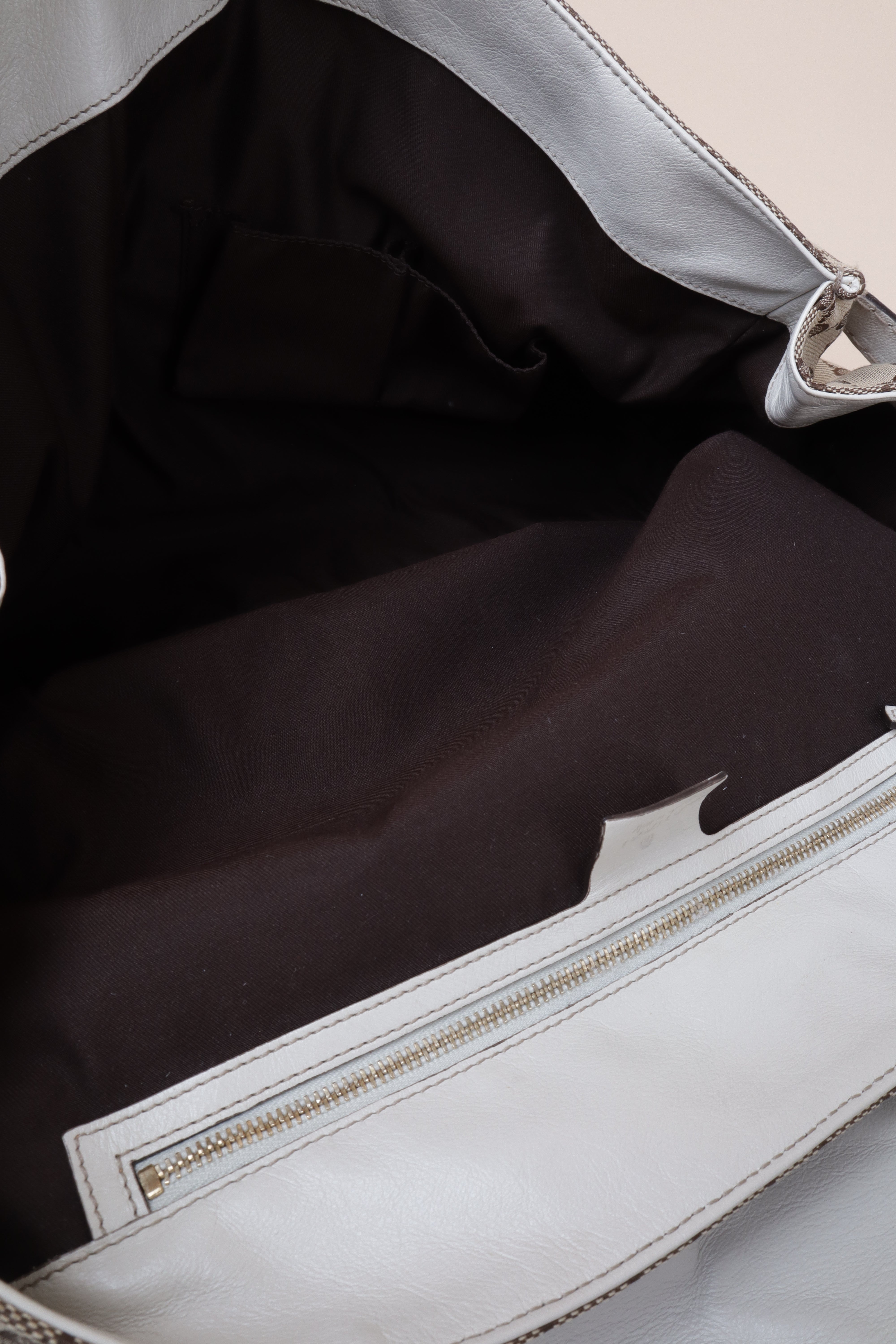 gucci beige& off white GG CANVAS Shoulder bag