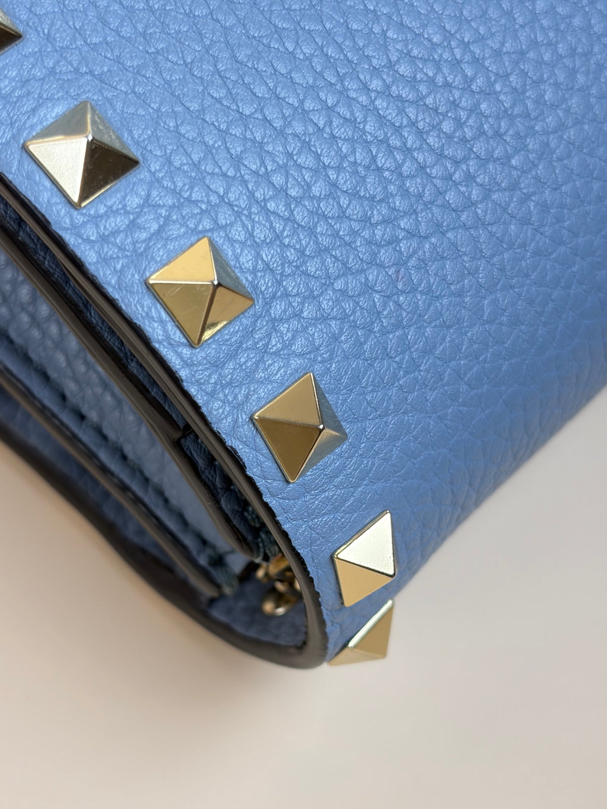 Valentino pebbled calfskin rock stud wallet on chain light blue