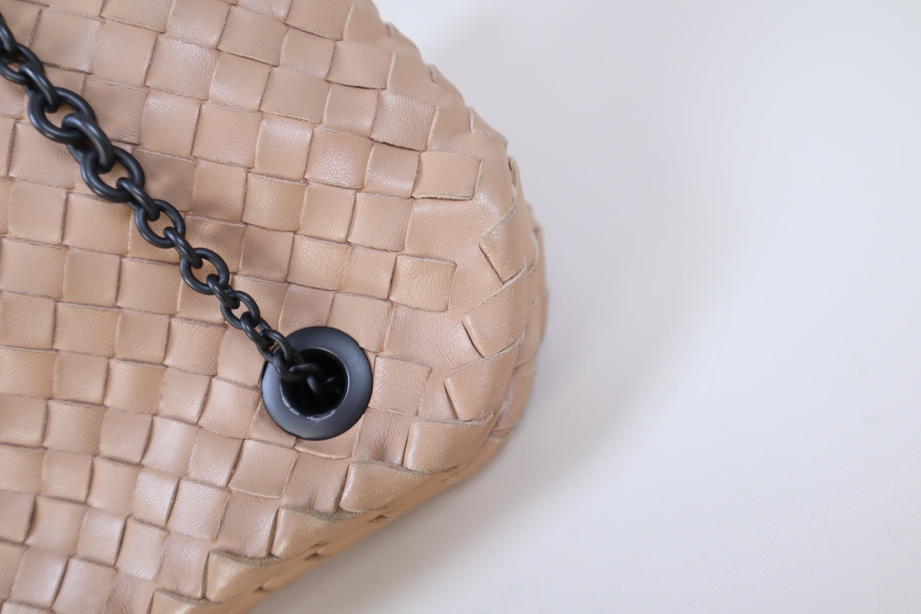 Bottega Veneta Nude Nappa Intrecciato Duo Petale Bag