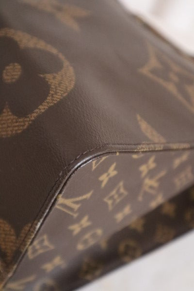 Louis Vuitton Bicolor Monogram Reverse Onthego GM Bag