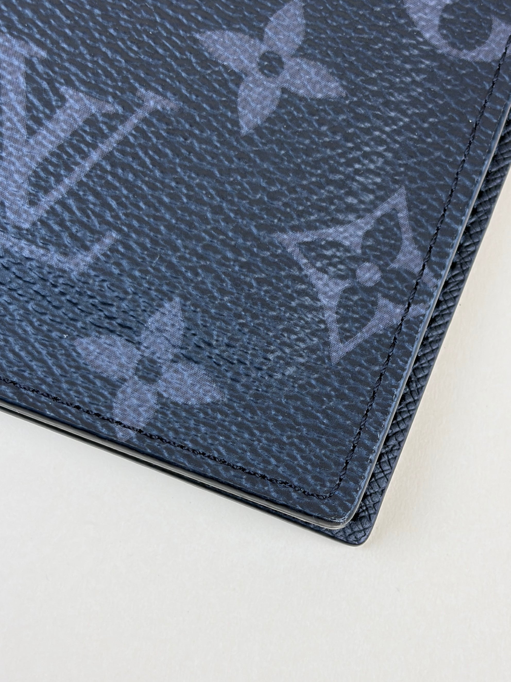 Louis Vuitton monogram eclipse canvas passport cover