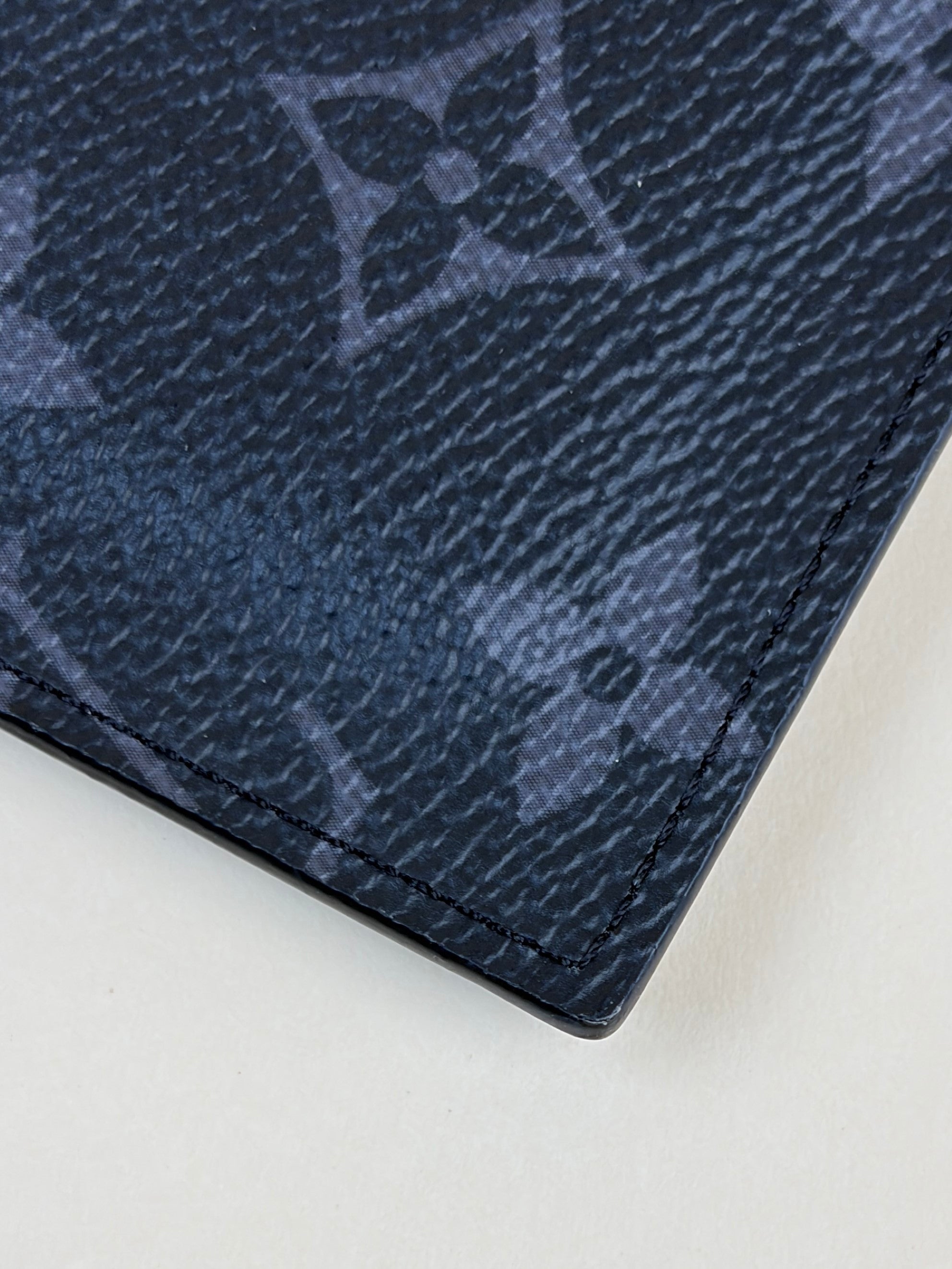 Louis Vuitton monogram eclipse canvas passport cover
