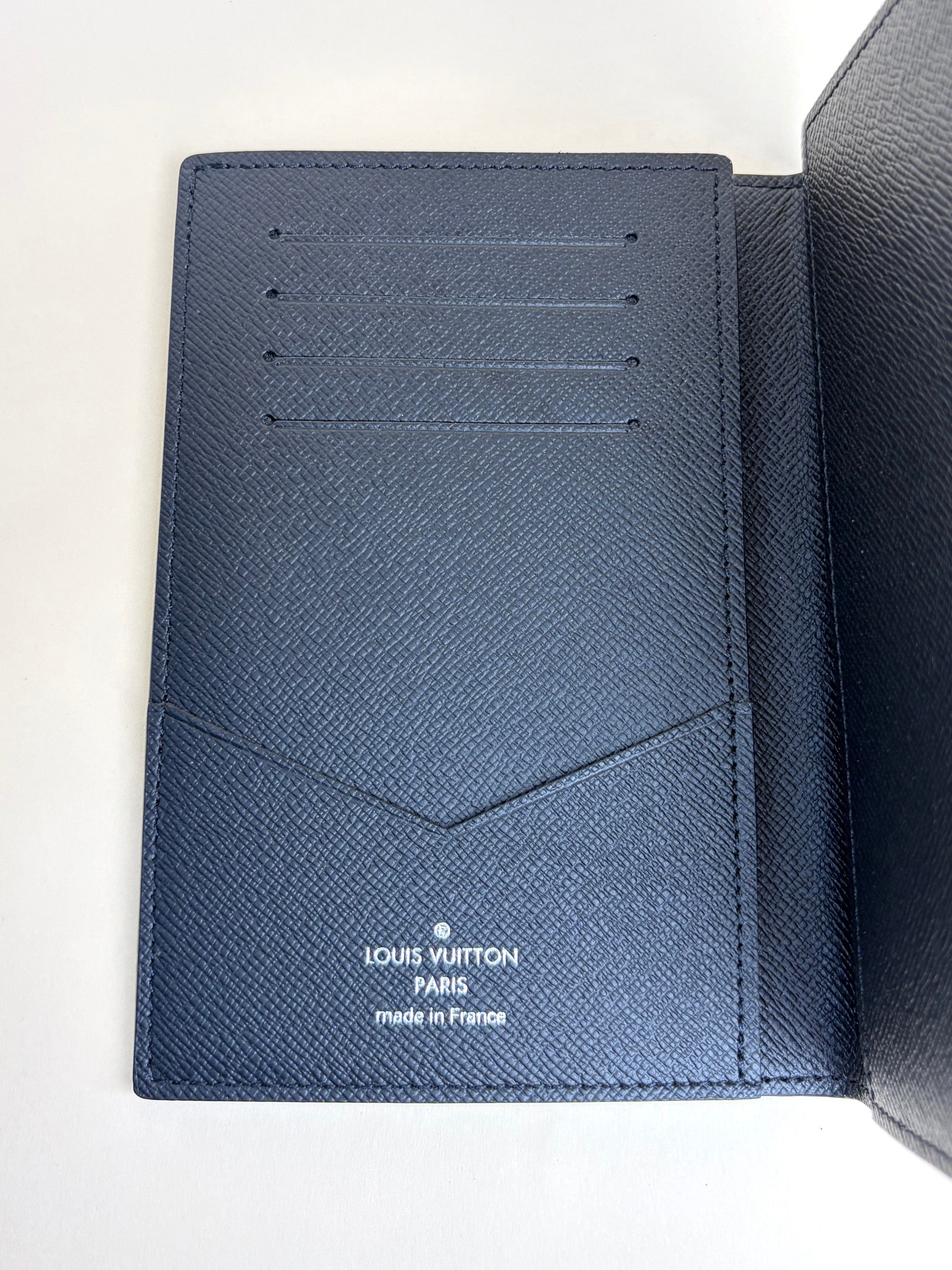 Louis Vuitton monogram eclipse canvas passport cover