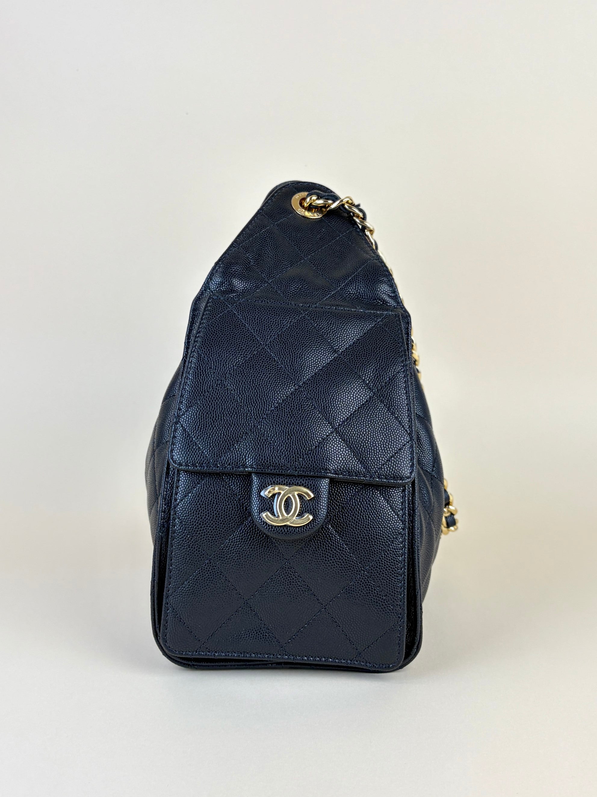 Chanel black caviar leather Chanel 25 small Handbag