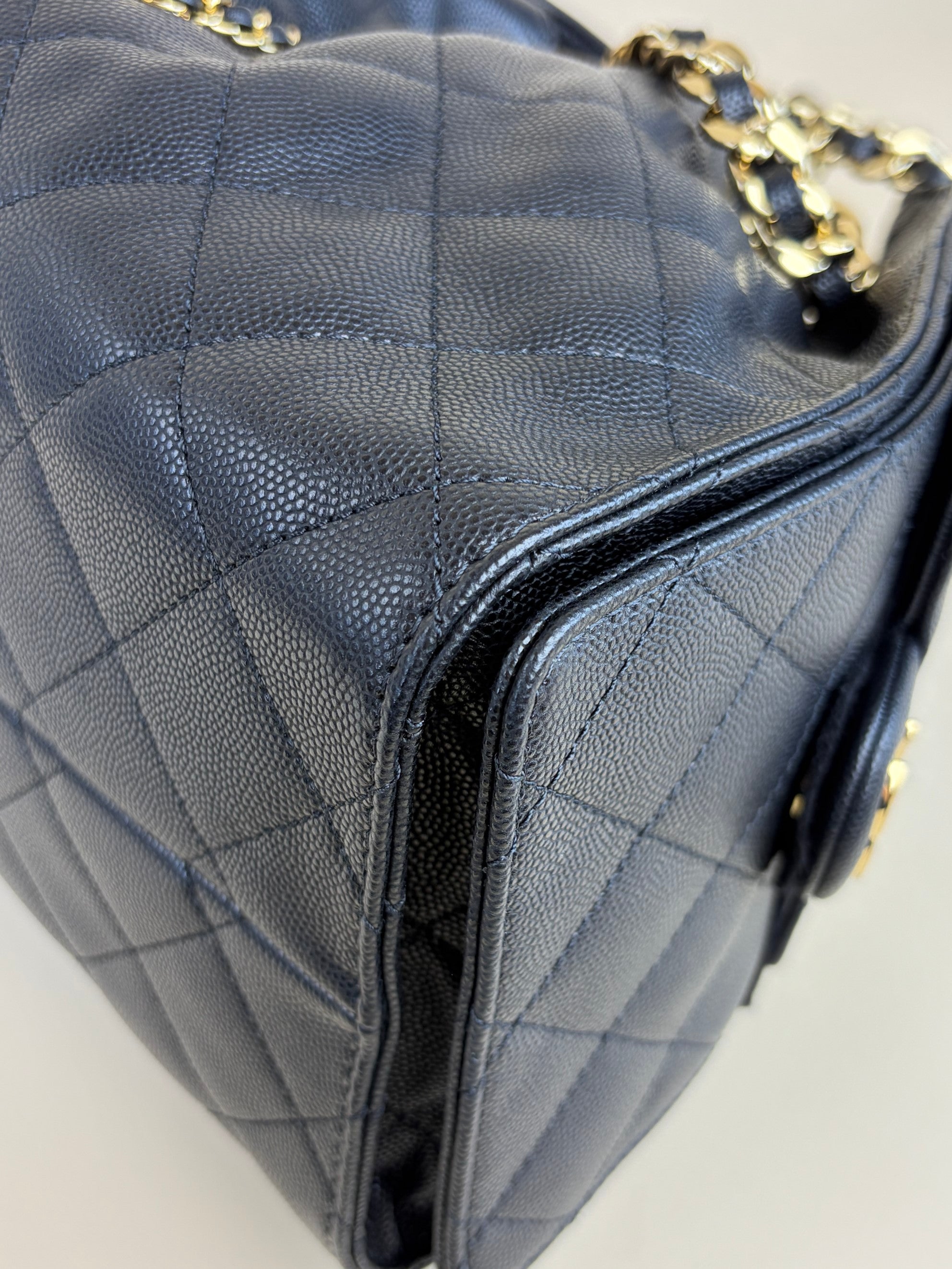 Chanel black caviar leather Chanel 25 small Handbag